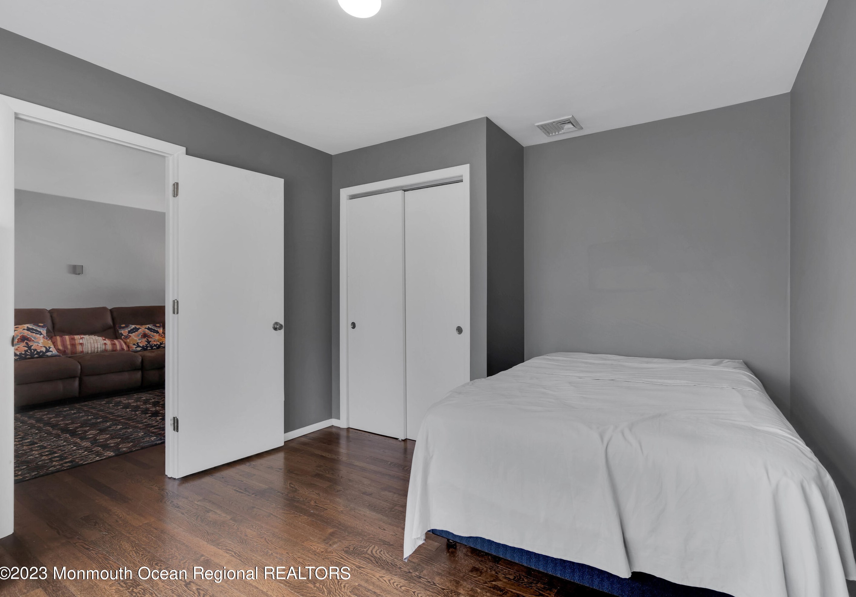 924 Berkeley Ave, Beachwood NJ  08722-4501 exterior