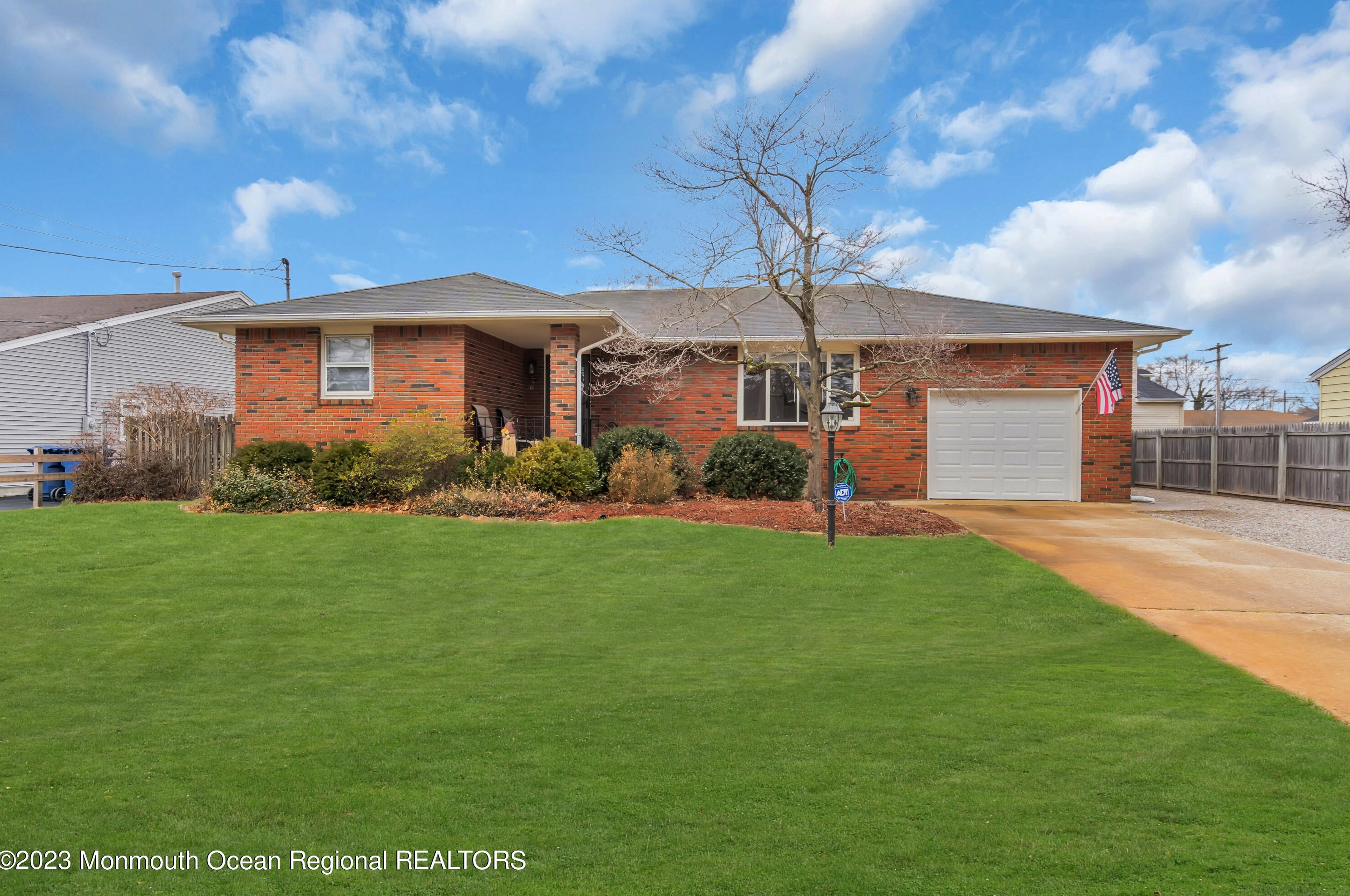 924 Berkeley Ave, Beachwood NJ  08722-4501 exterior