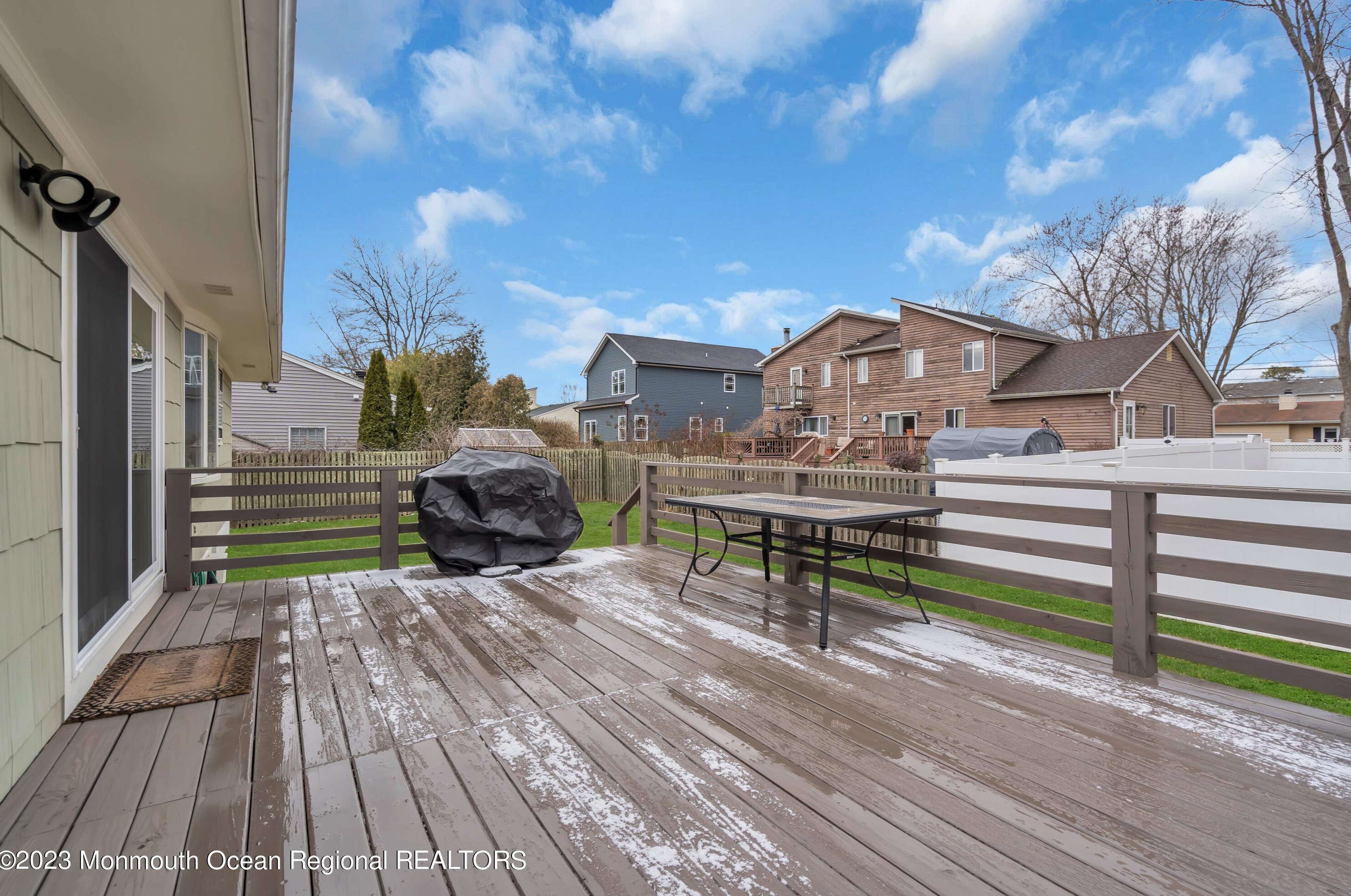 924 Berkeley Ave, Beachwood NJ  08722-4501 exterior