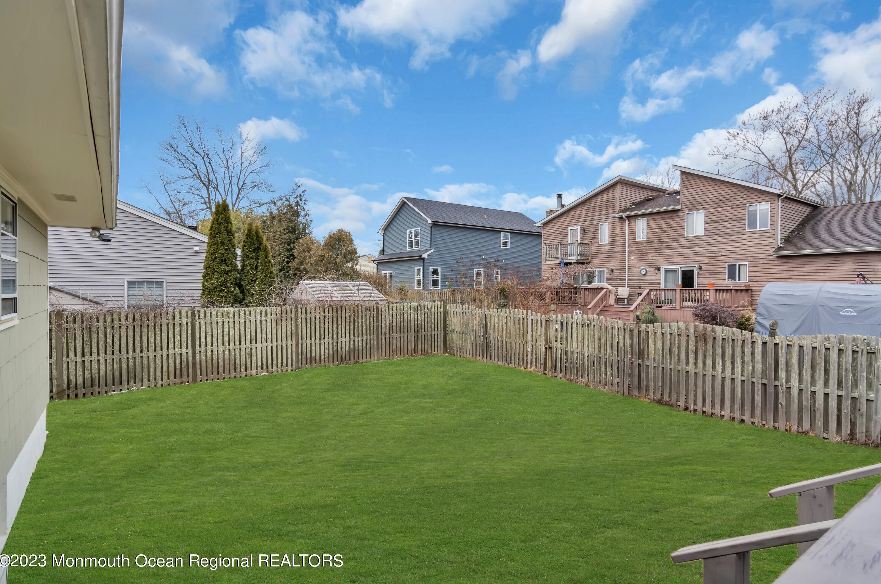 924 Berkeley Ave, Beachwood NJ  08722-4501 exterior