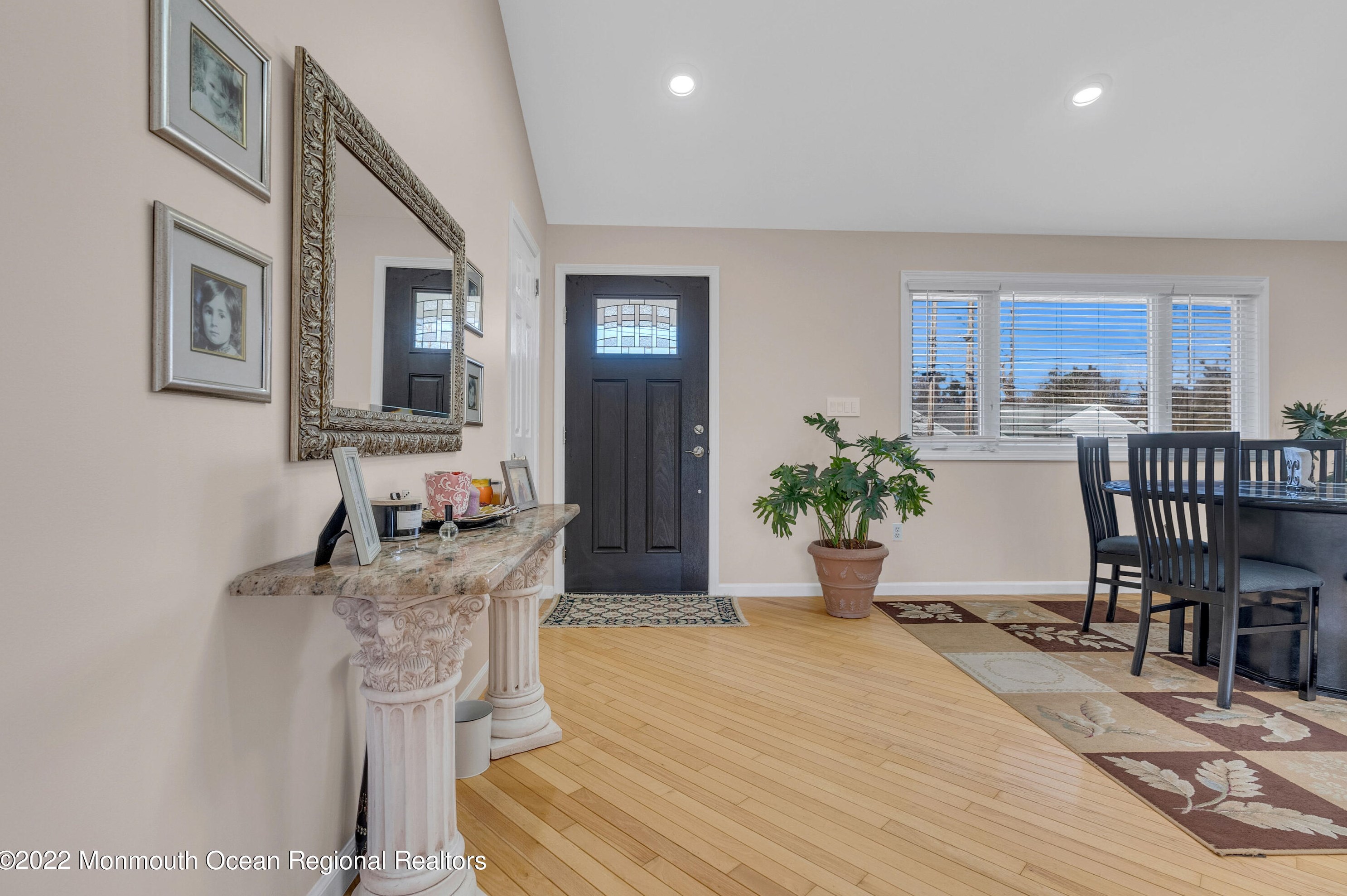 9 Klein St, Oakhurst NJ  07755-1118 exterior