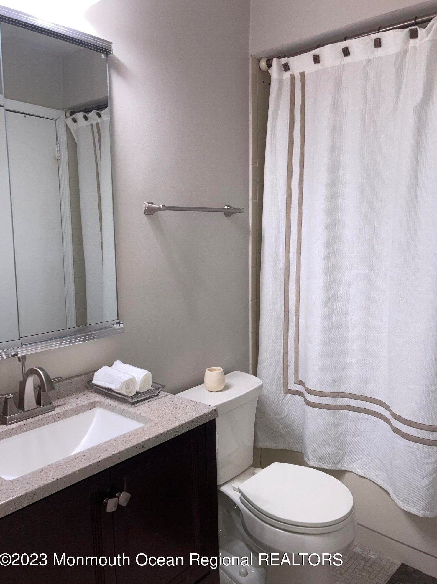 518 Wellington Pl, Matawan NJ 07747-1921 exterior