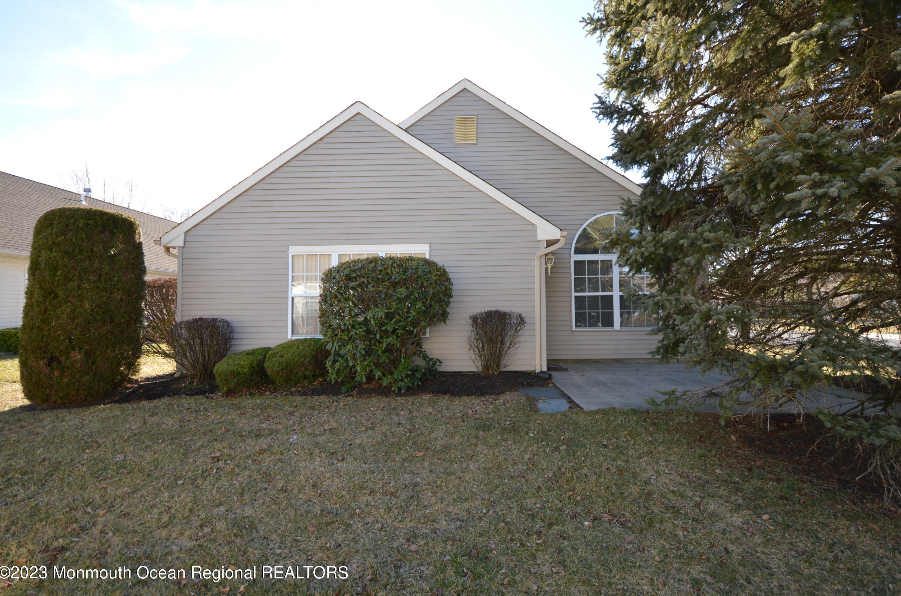 2651 Mdw Lk Dr, Toms River NJ 08755-2539 exterior