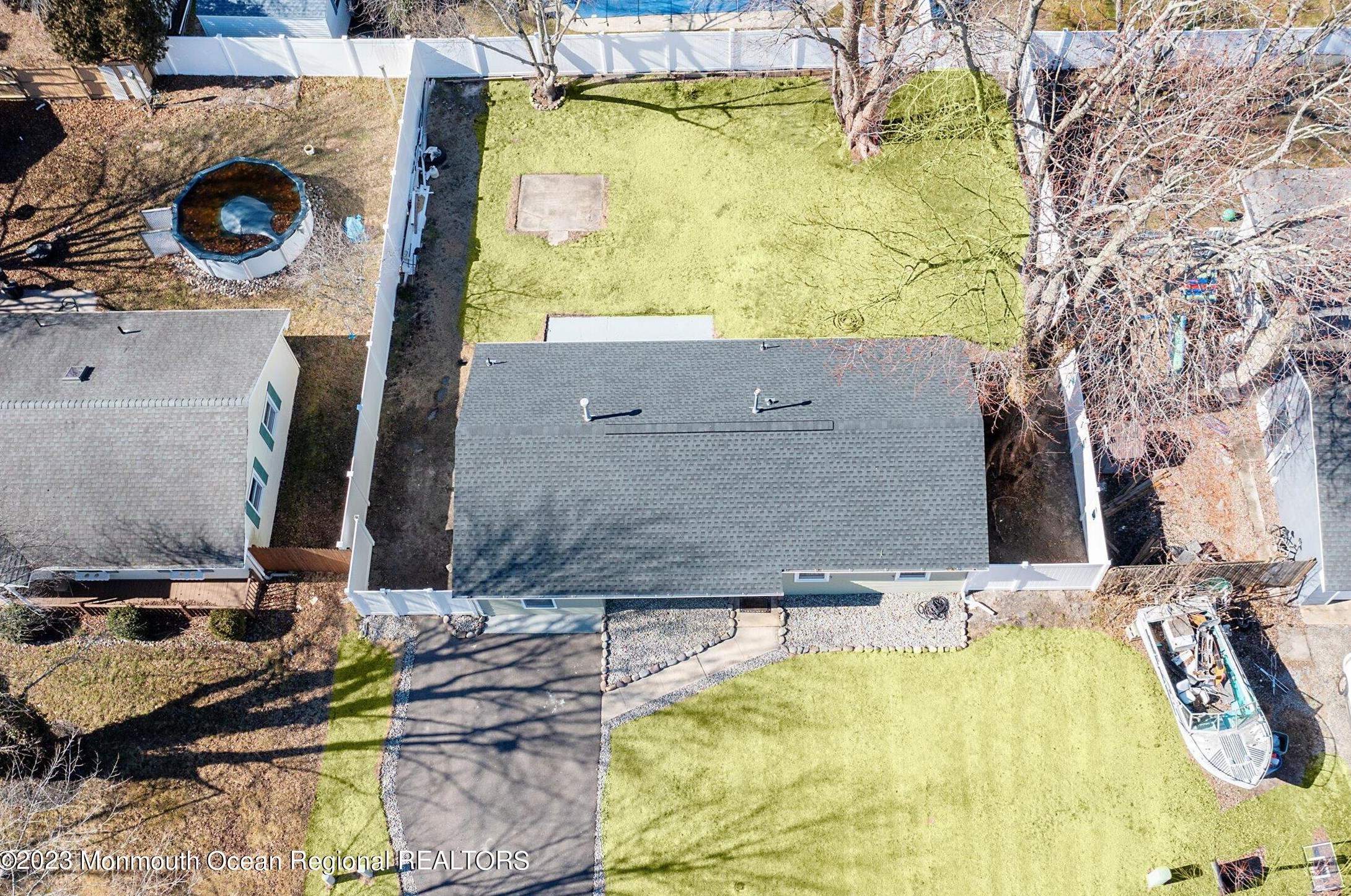 307 5th St, Waretown NJ  08758-2915 exterior