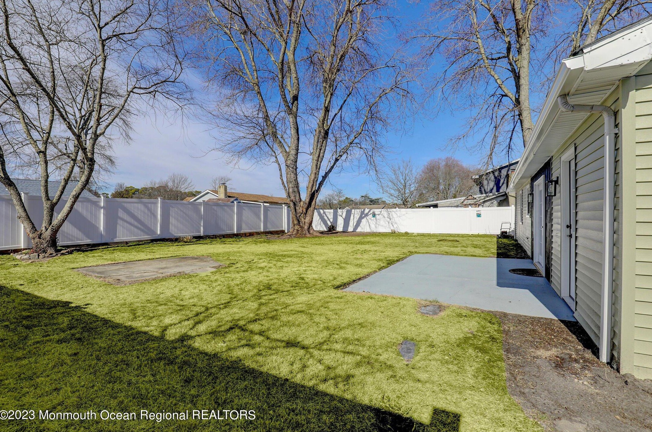 307 5th St, Waretown NJ  08758-2915 exterior