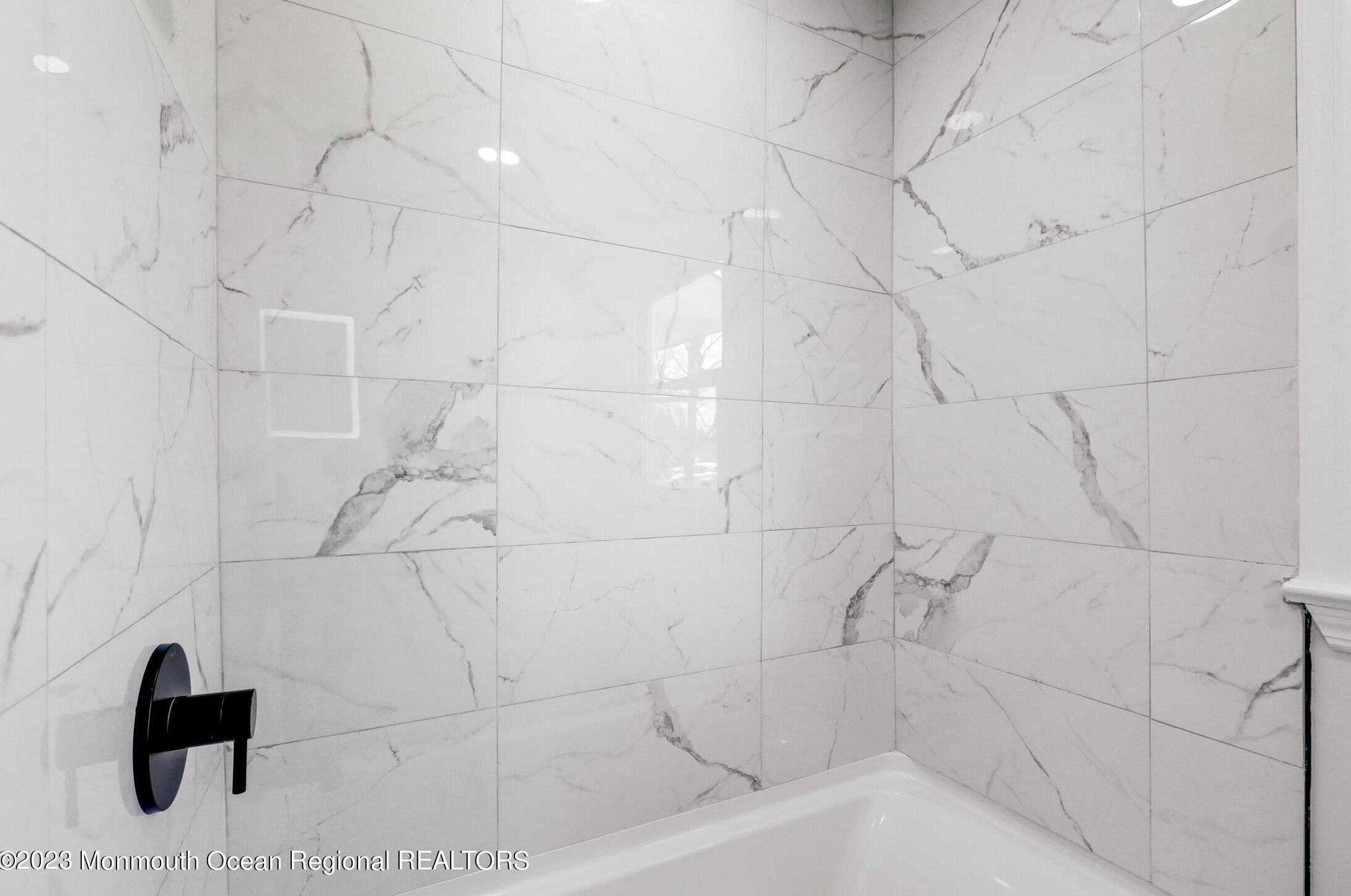 307 5th St, Waretown NJ  08758-2915 exterior