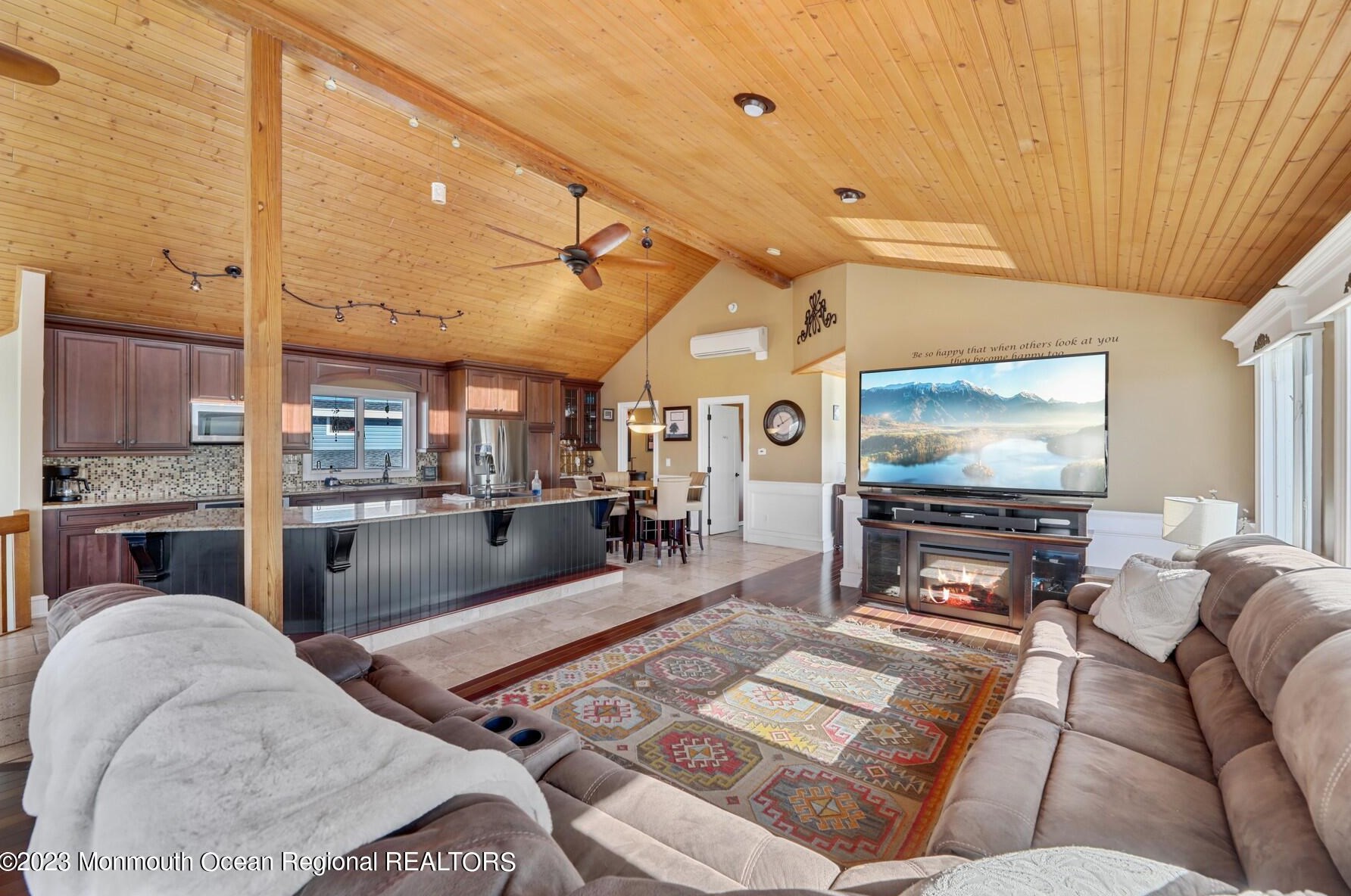 41 Ohio Dr, Tuckerton NJ  08087-1025 exterior