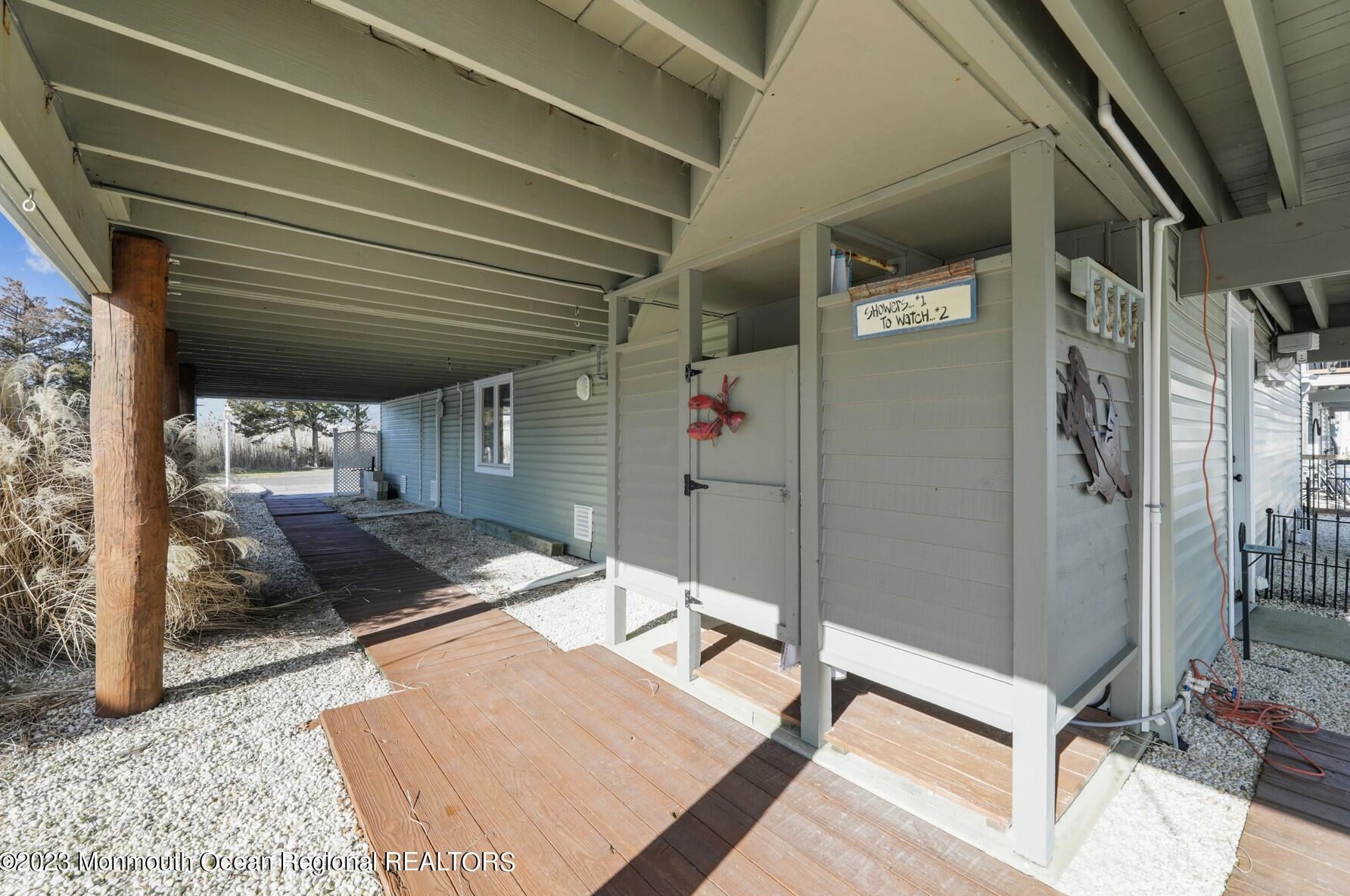 41 Ohio Dr, Tuckerton NJ  08087-1025 exterior