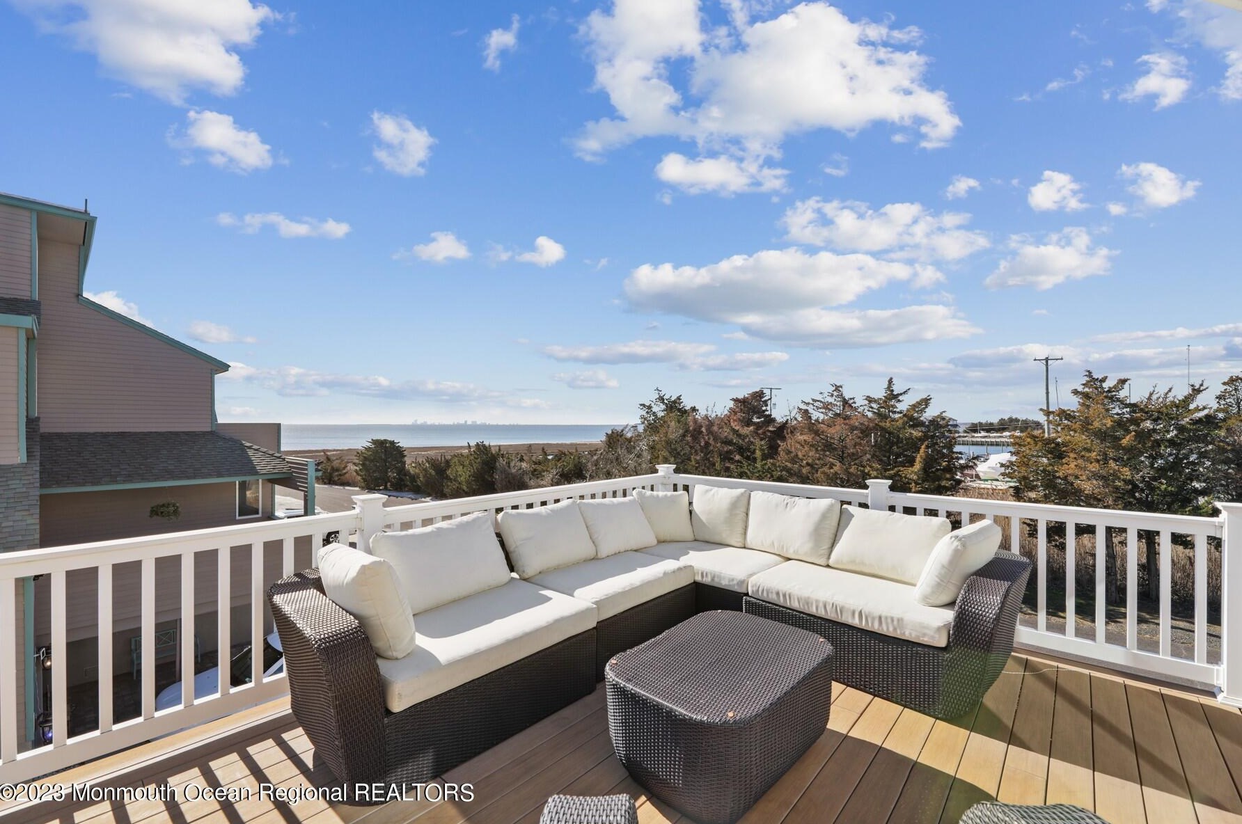 41 Ohio Dr, Tuckerton NJ  08087-1025 exterior