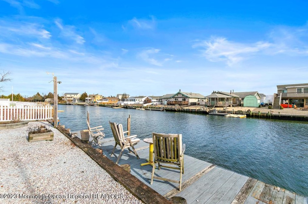 50 Atlantis Blvd, Tuckerton NJ  08087-1904 exterior