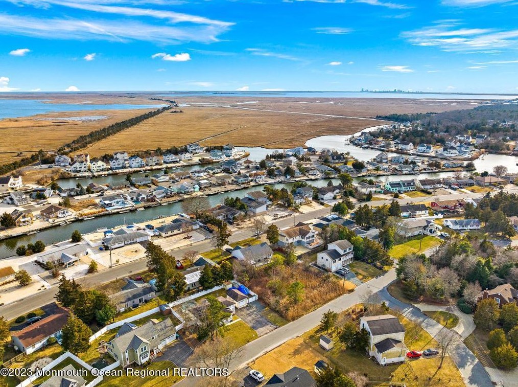 50 Atlantis Blvd, Tuckerton NJ  08087-1904 exterior