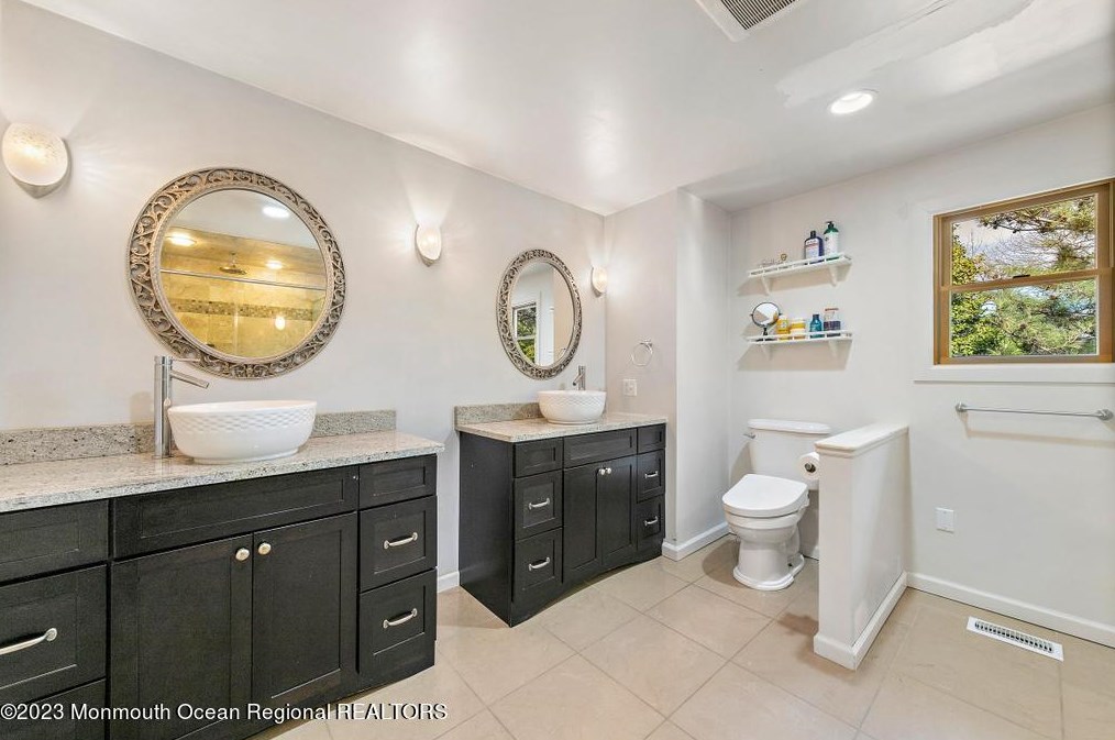 50 Atlantis Blvd, Tuckerton NJ  08087-1904 exterior