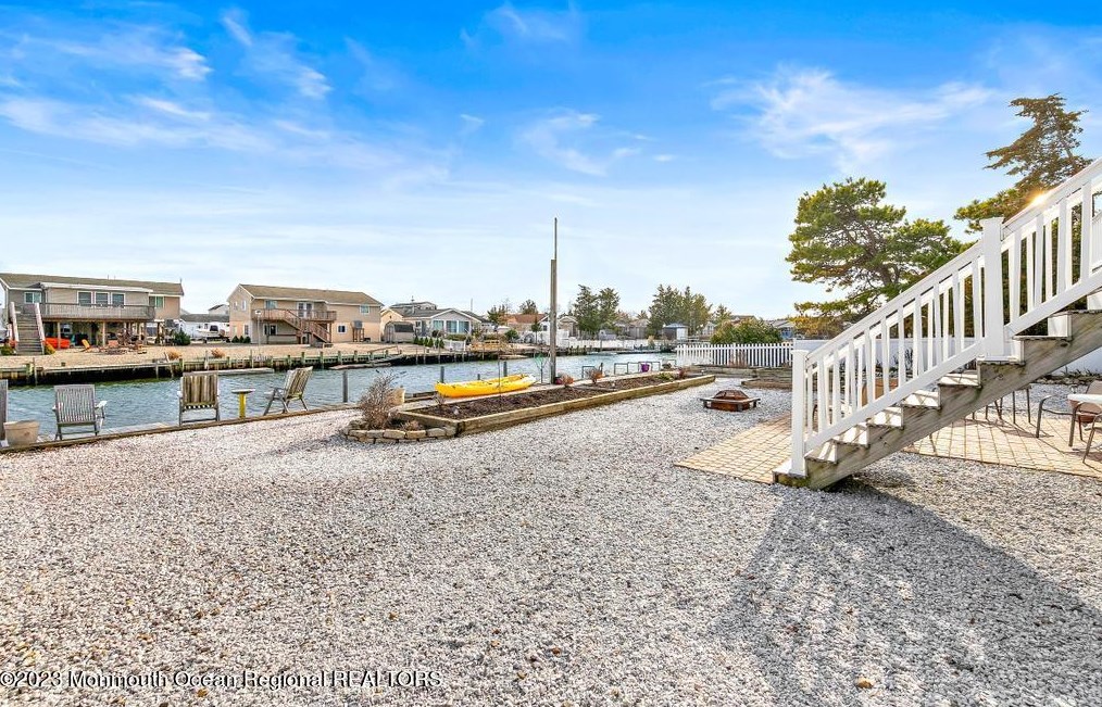 50 Atlantis Blvd, Tuckerton NJ  08087-1904 exterior