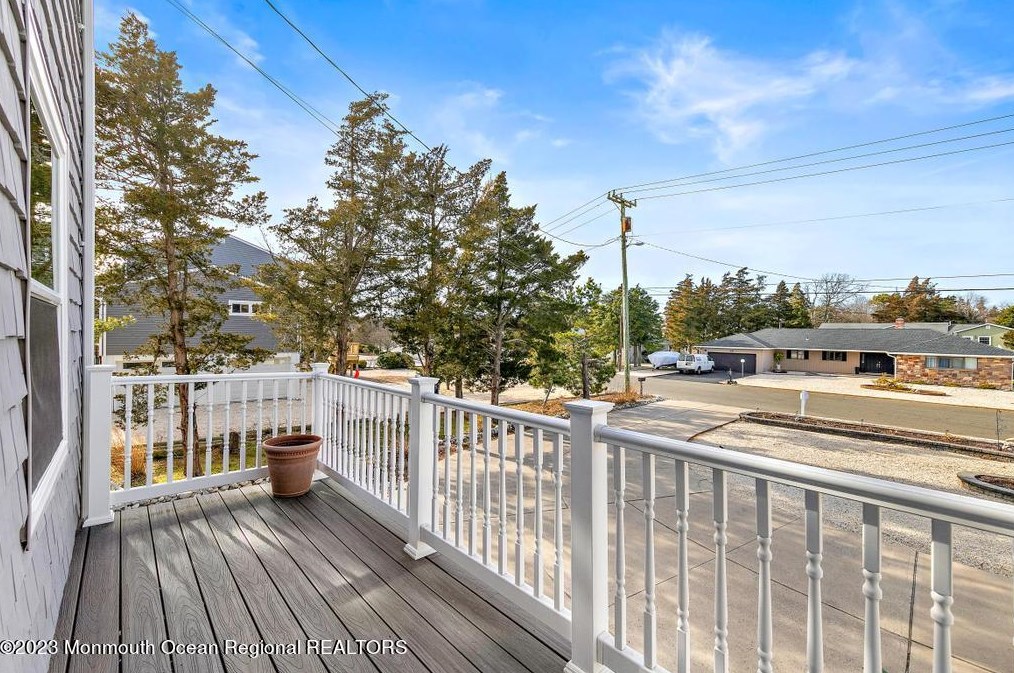 50 Atlantis Blvd, Tuckerton NJ  08087-1904 exterior