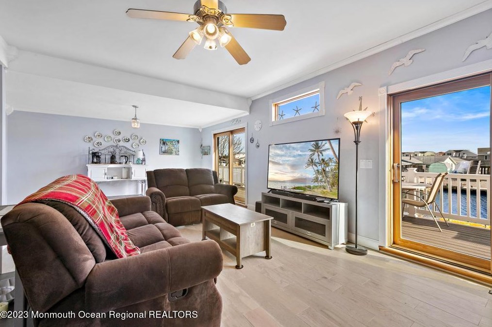 50 Atlantis Blvd, Tuckerton NJ  08087-1904 exterior