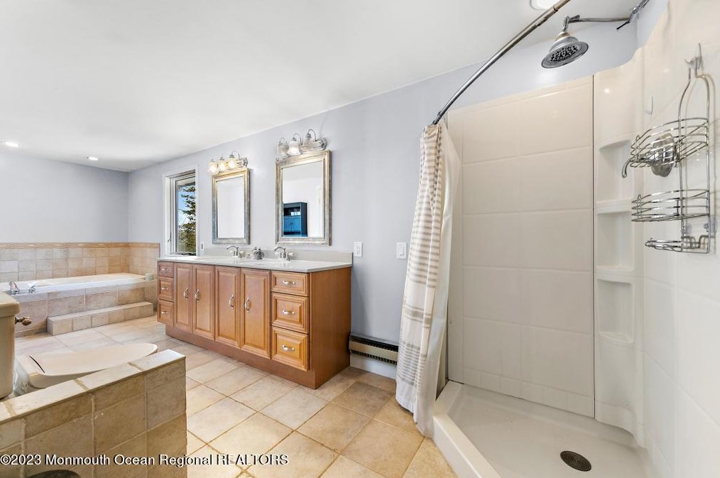50 Atlantis Blvd, Tuckerton NJ  08087-1904 exterior
