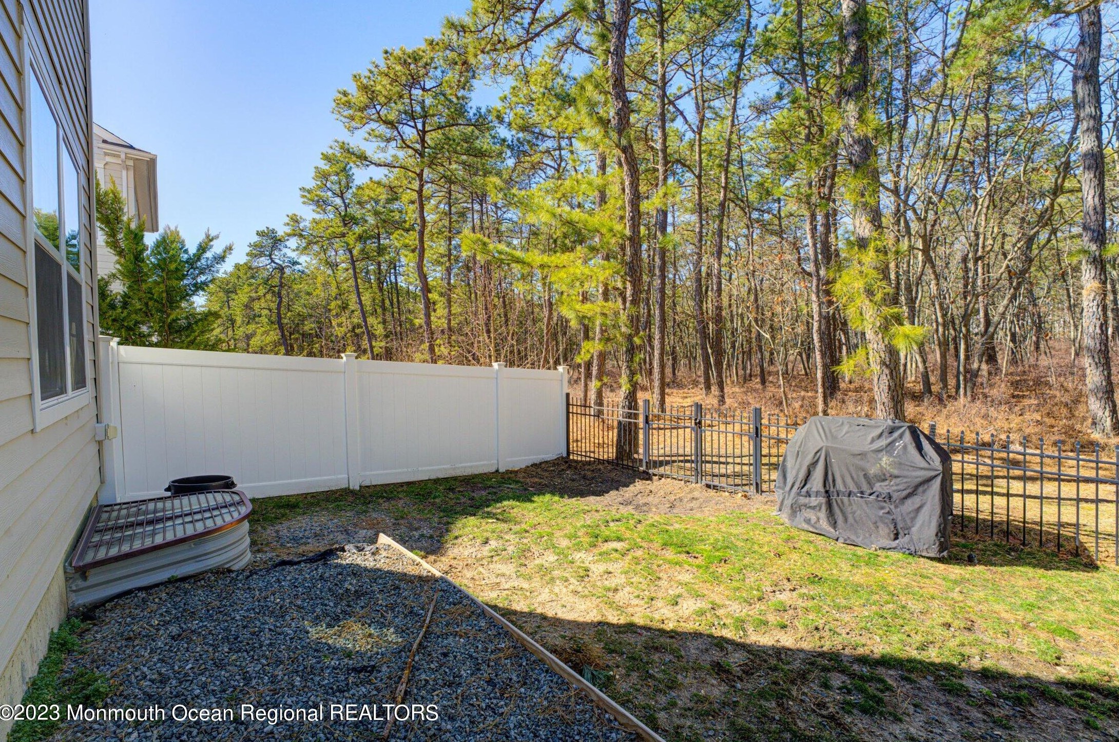 248 Hawthorne Ln, Barnegat Township NJ  08005-5642 exterior