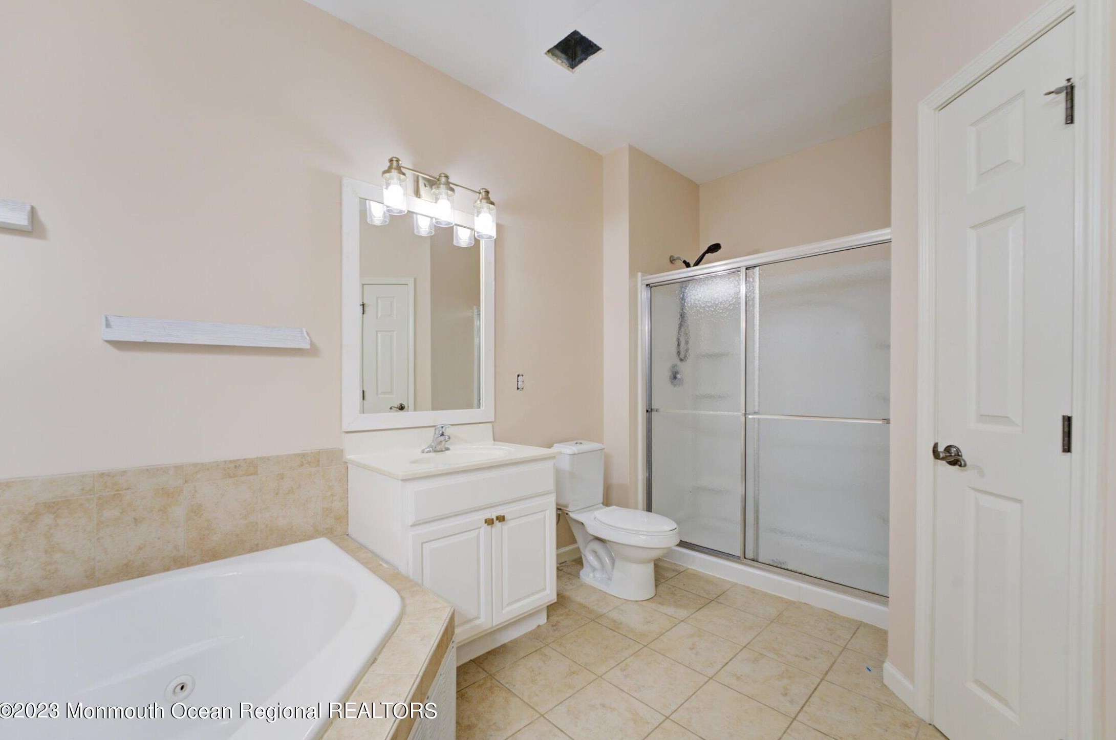 248 Hawthorne Ln, Barnegat Township NJ  08005-5642 exterior