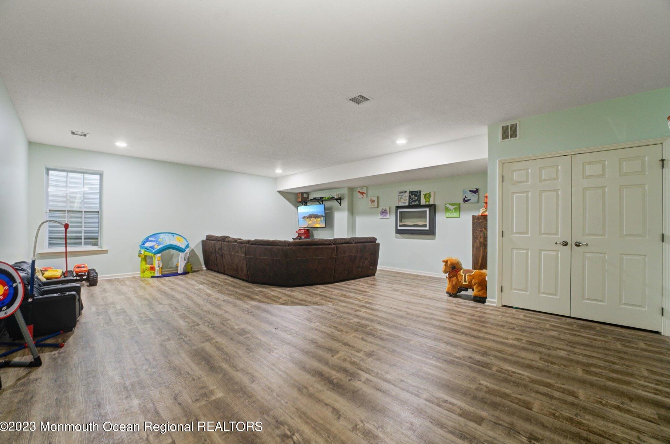 248 Hawthorne Ln, Barnegat Township NJ  08005-5642 exterior