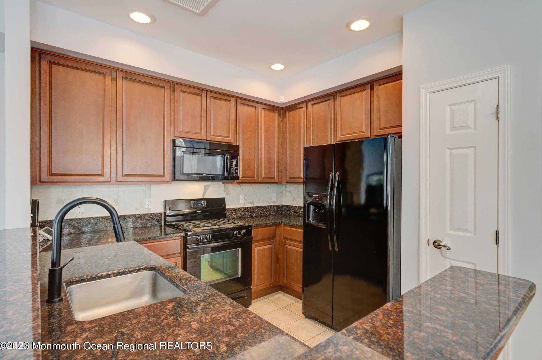 248 Hawthorne Ln, Barnegat Township NJ  08005-5642 exterior