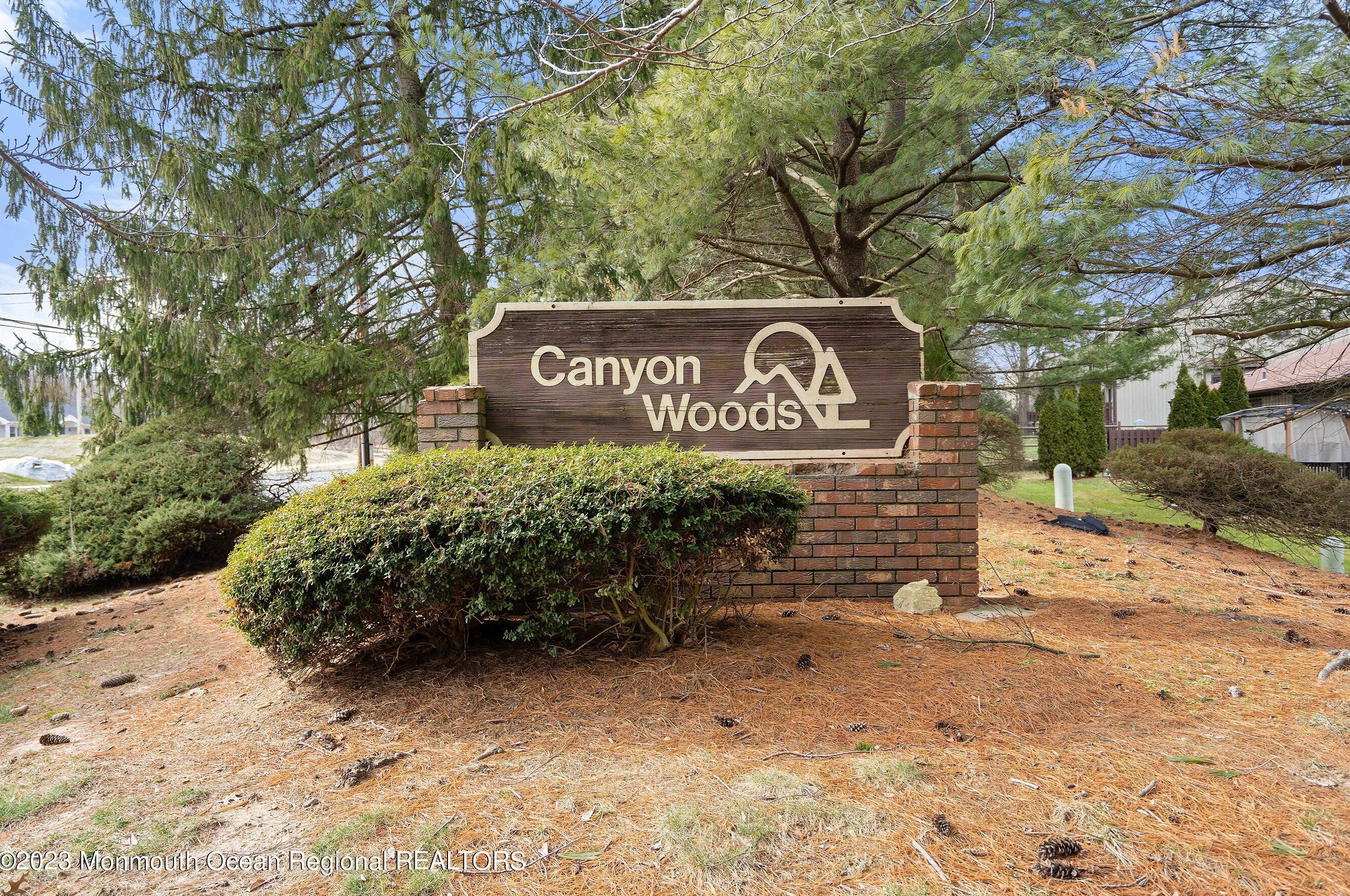 106 Bowne Ct, Matawan NJ 07747-3562 exterior