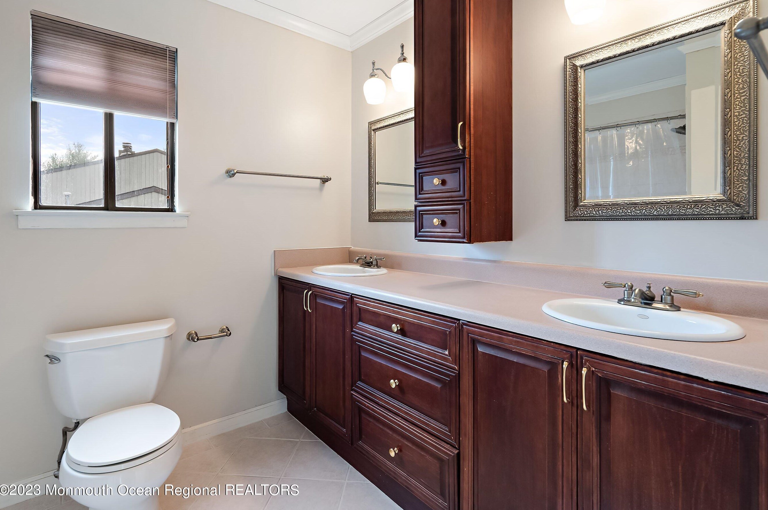 106 Bowne Ct, Matawan NJ 07747-3562 exterior