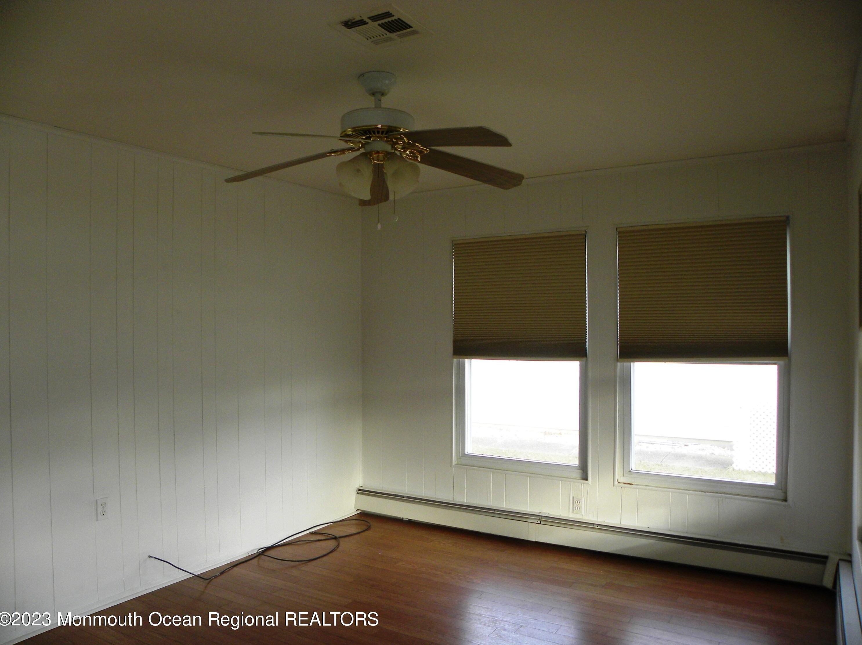 7 Hyannis St, Toms River NJ  08757-3843 exterior