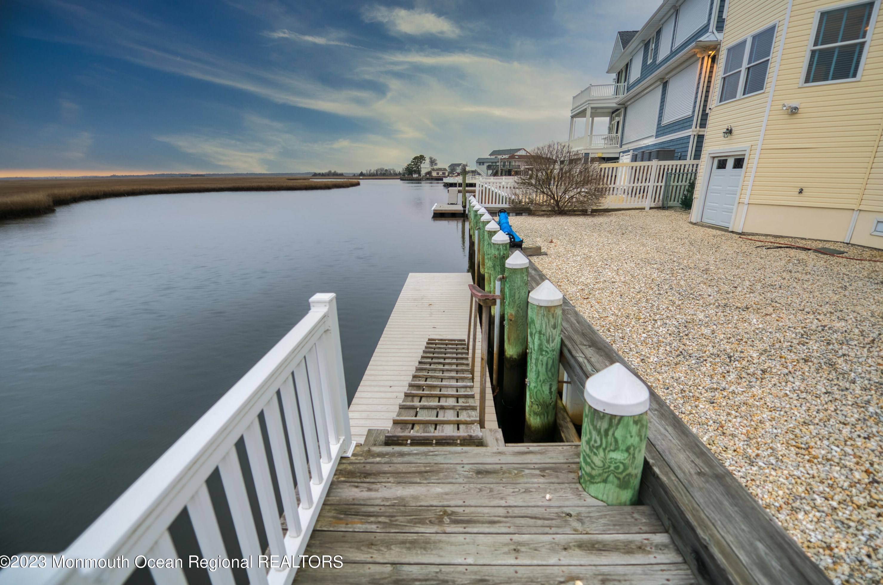 25 Schuylkill Rd, Tuckerton NJ  08087-1127 exterior