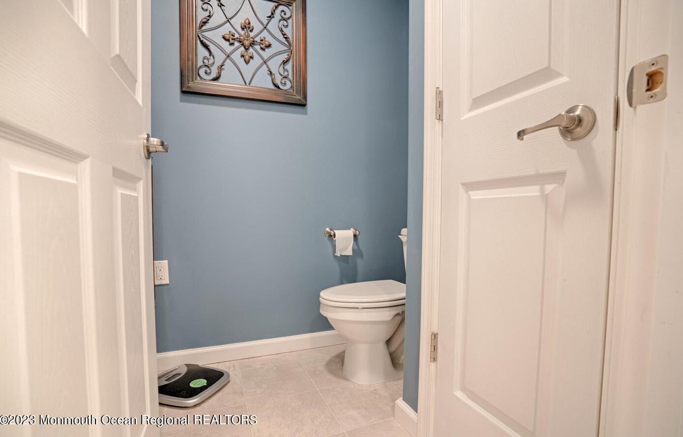 25 Schuylkill Rd, Tuckerton NJ  08087-1127 exterior