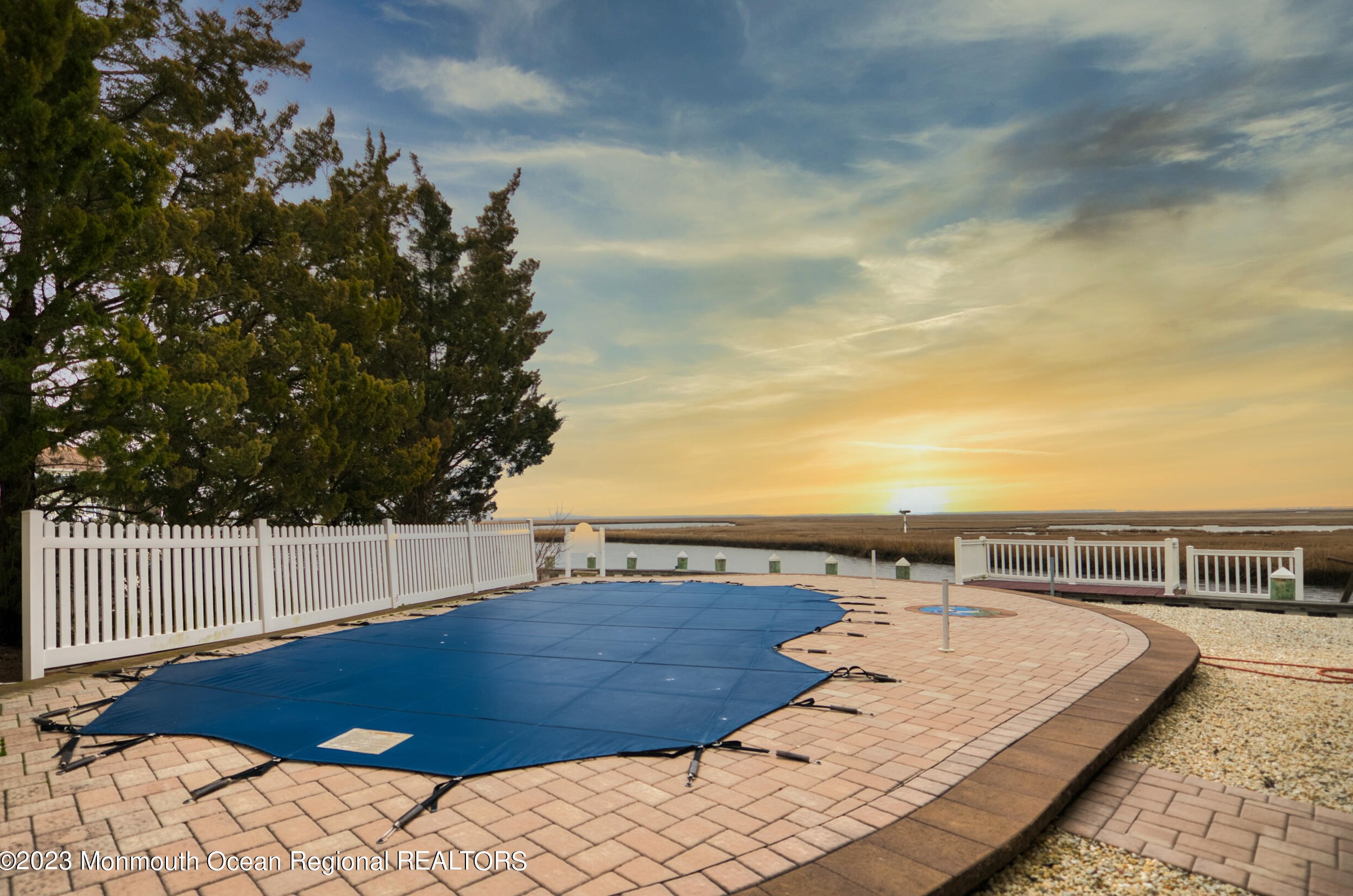 25 Schuylkill Rd, Tuckerton NJ  08087-1127 exterior