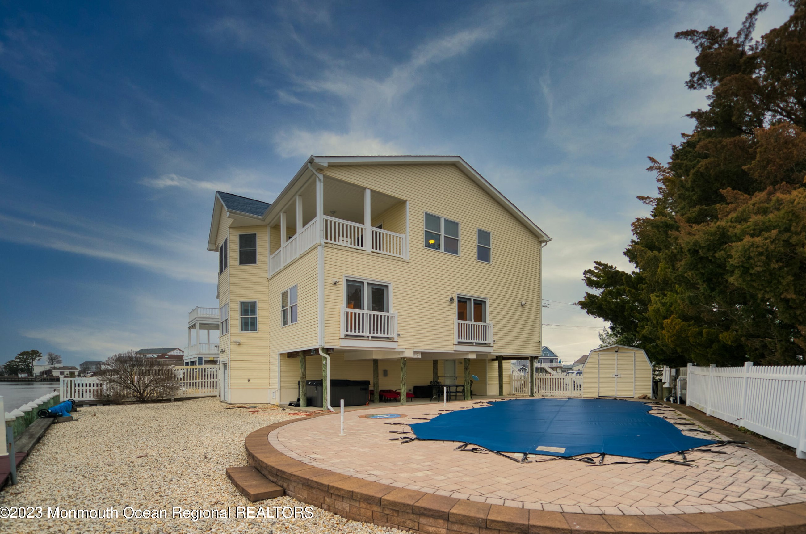 25 Schuylkill Rd, Tuckerton NJ  08087-1127 exterior