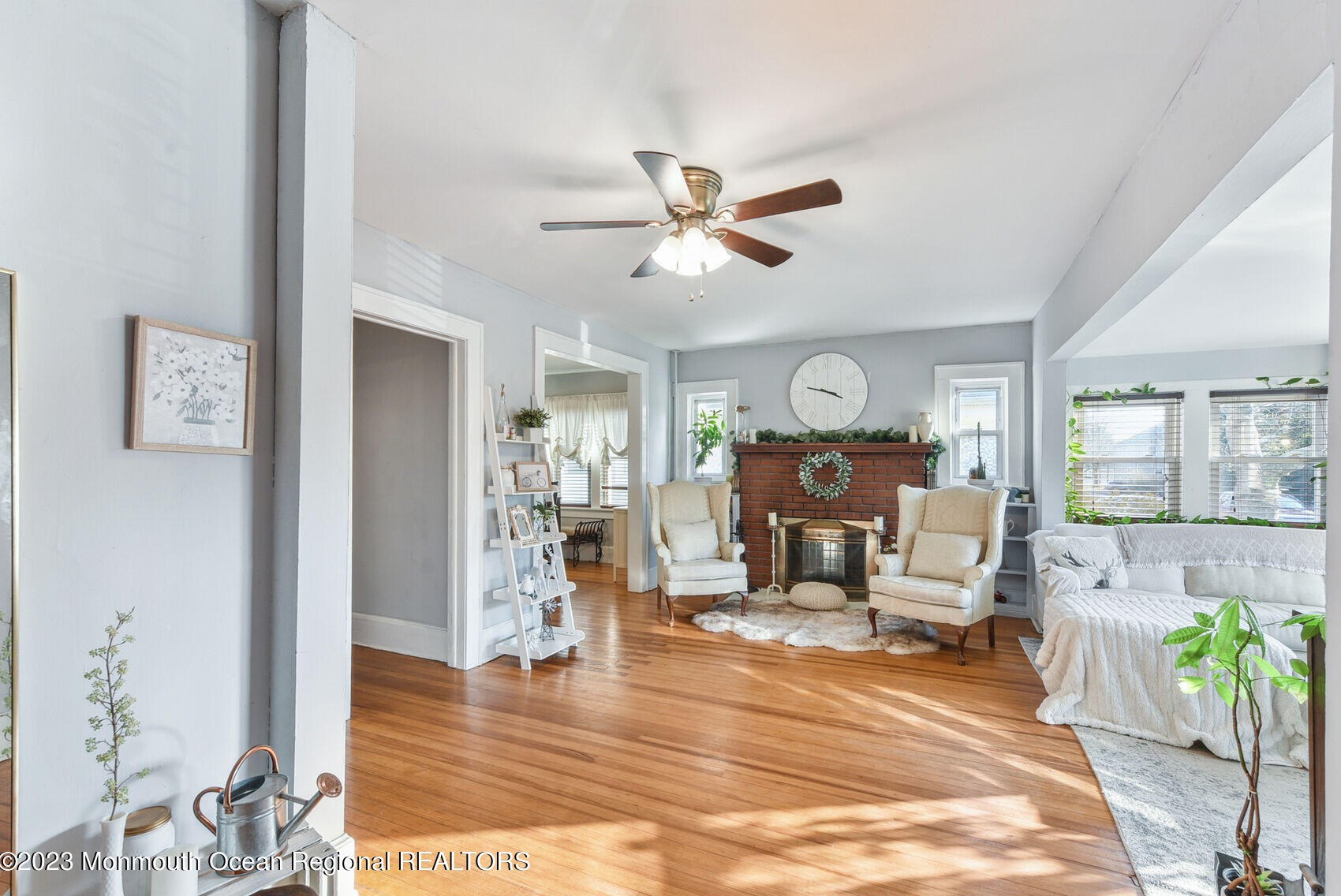 189 Waterview Ave, Belford NJ  07718-1252 exterior