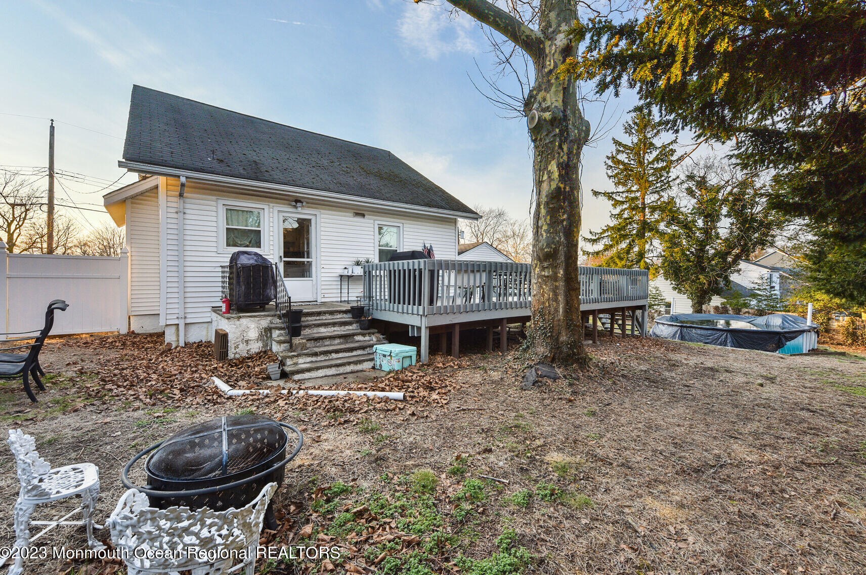 189 Waterview Ave, Belford NJ  07718-1252 exterior