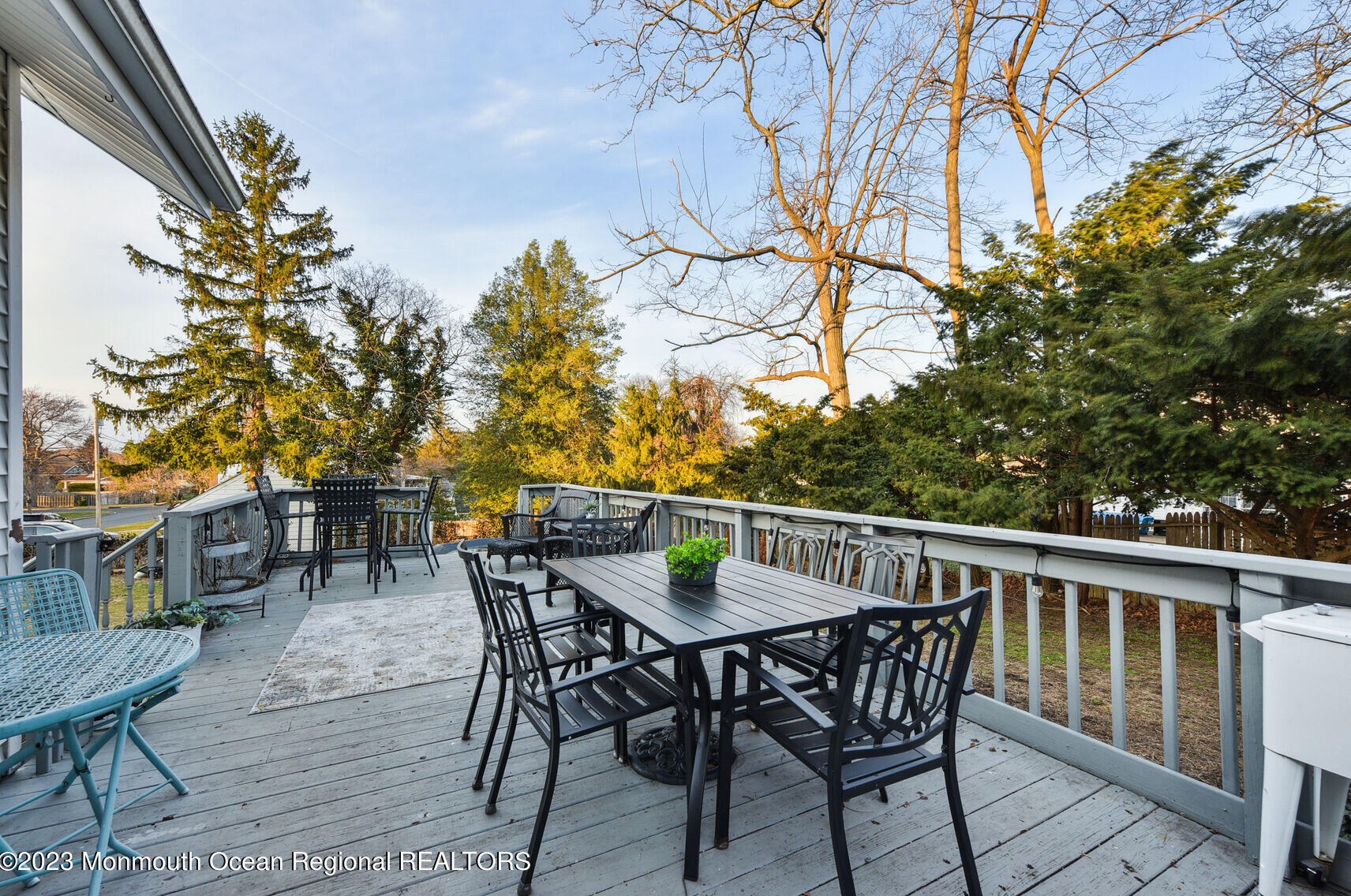 189 Waterview Ave, Belford NJ  07718-1252 exterior