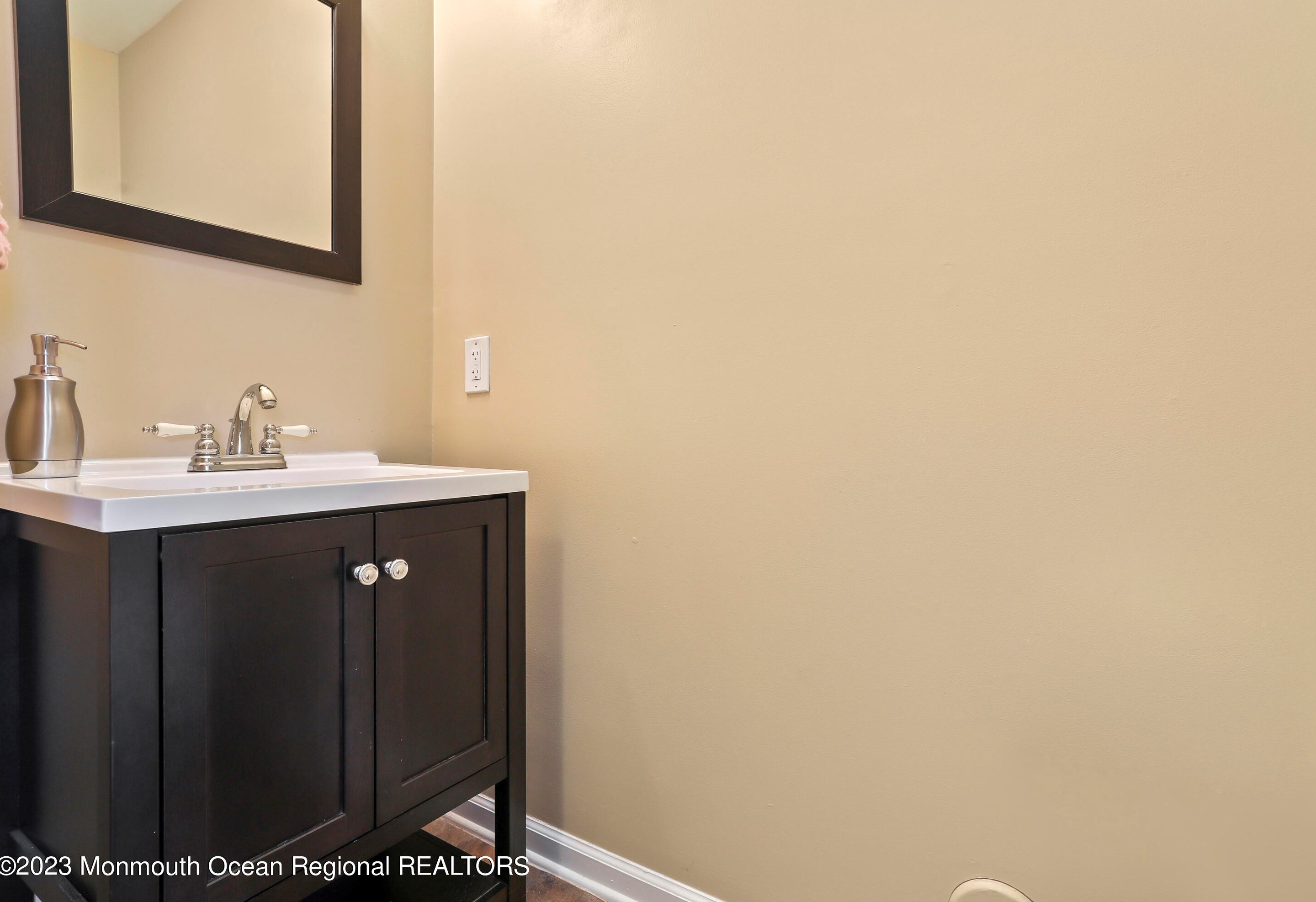 712 Leadership Ct, Toms River NJ  08755-1409 exterior