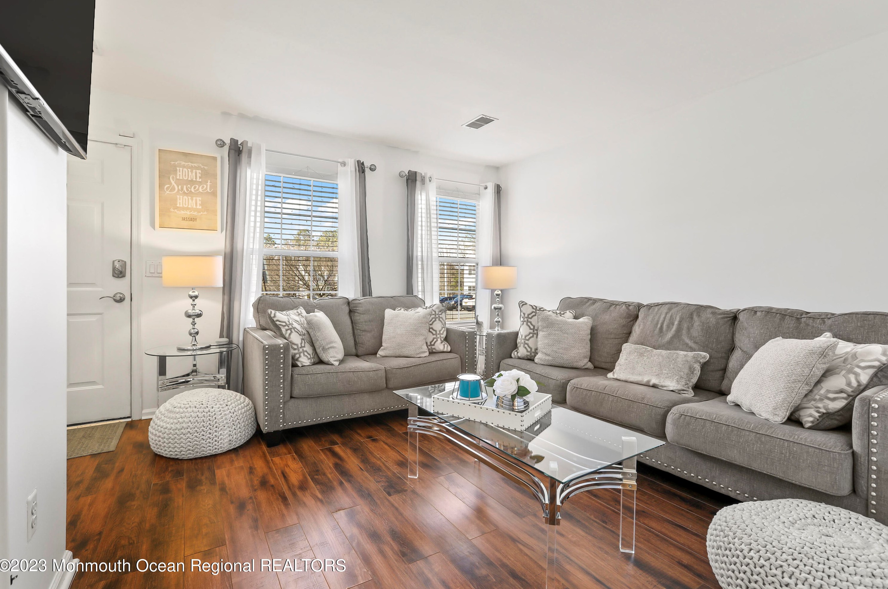 712 Leadership Ct, Toms River NJ  08755-1409 exterior