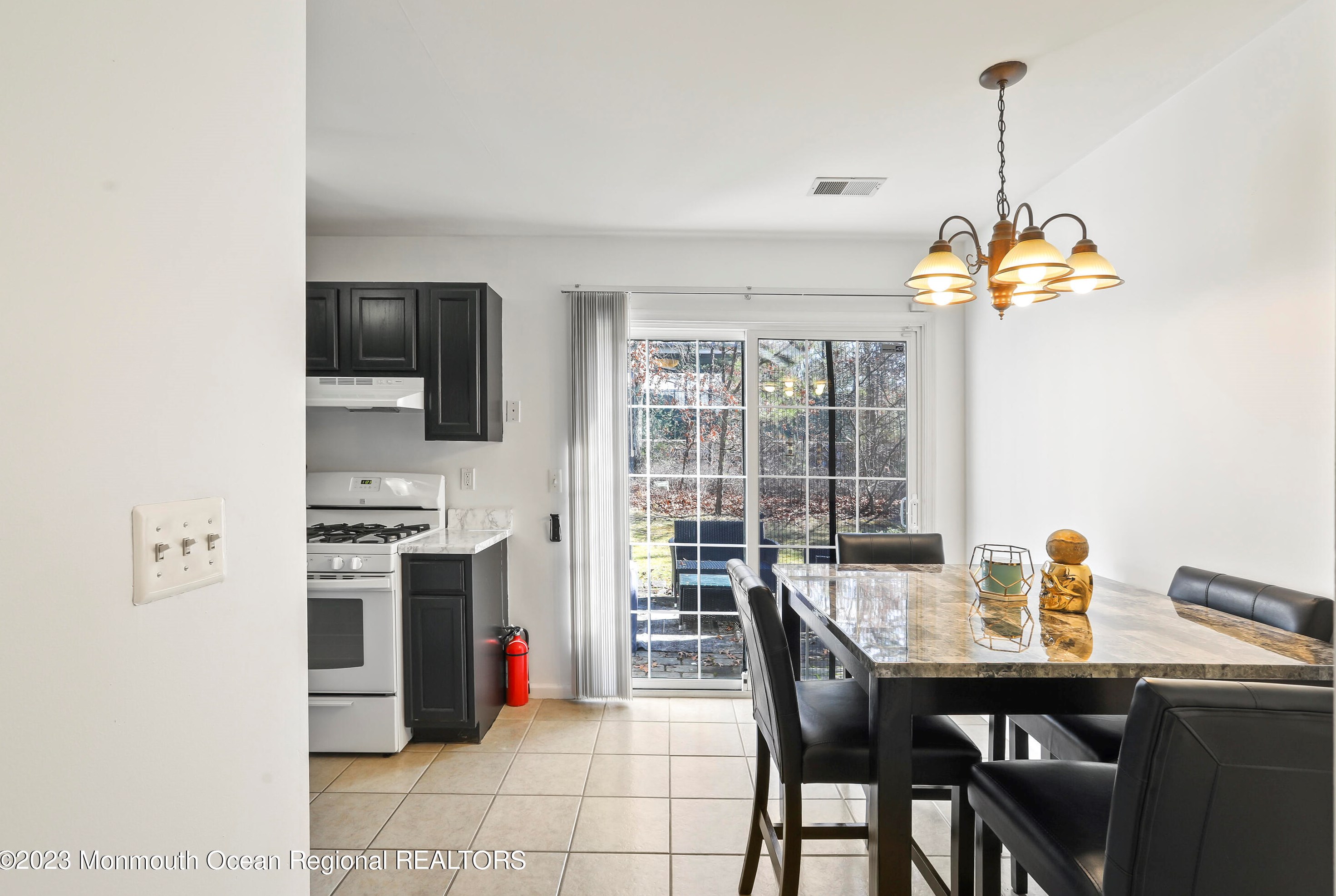 712 Leadership Ct, Toms River NJ  08755-1409 exterior