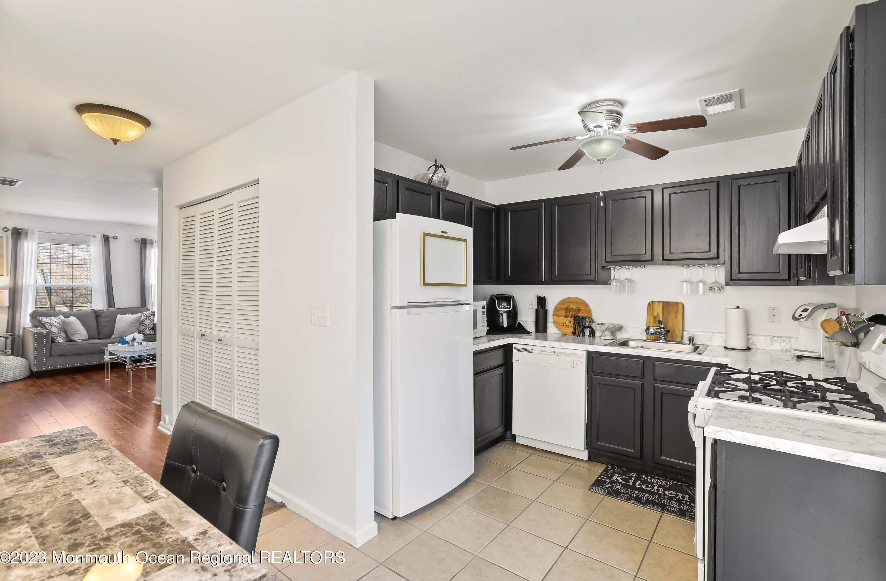 712 Leadership Ct, Toms River NJ  08755-1409 exterior