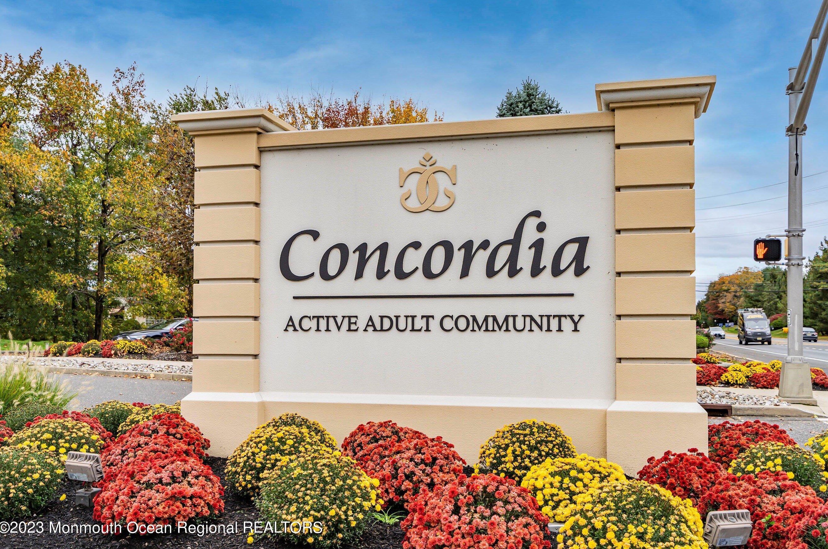 20 John Hancock Dr, Monroe Township NJ  08831-5669 exterior