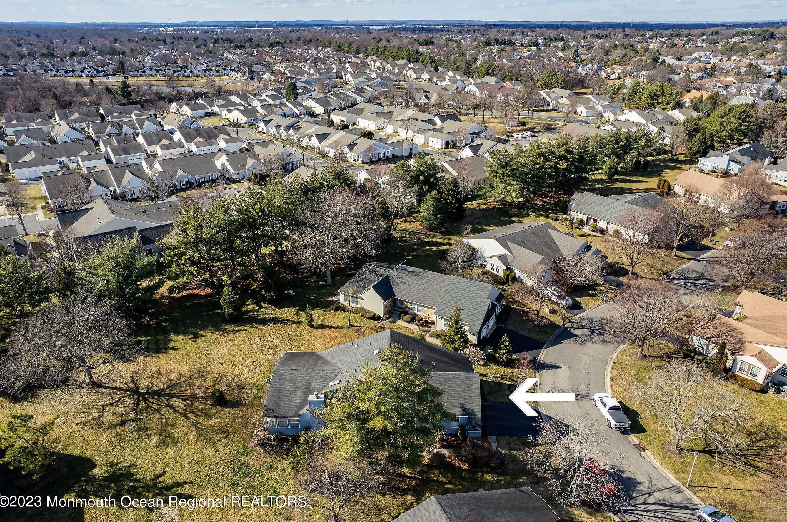 20 John Hancock Dr, Monroe Township NJ  08831-5669 exterior