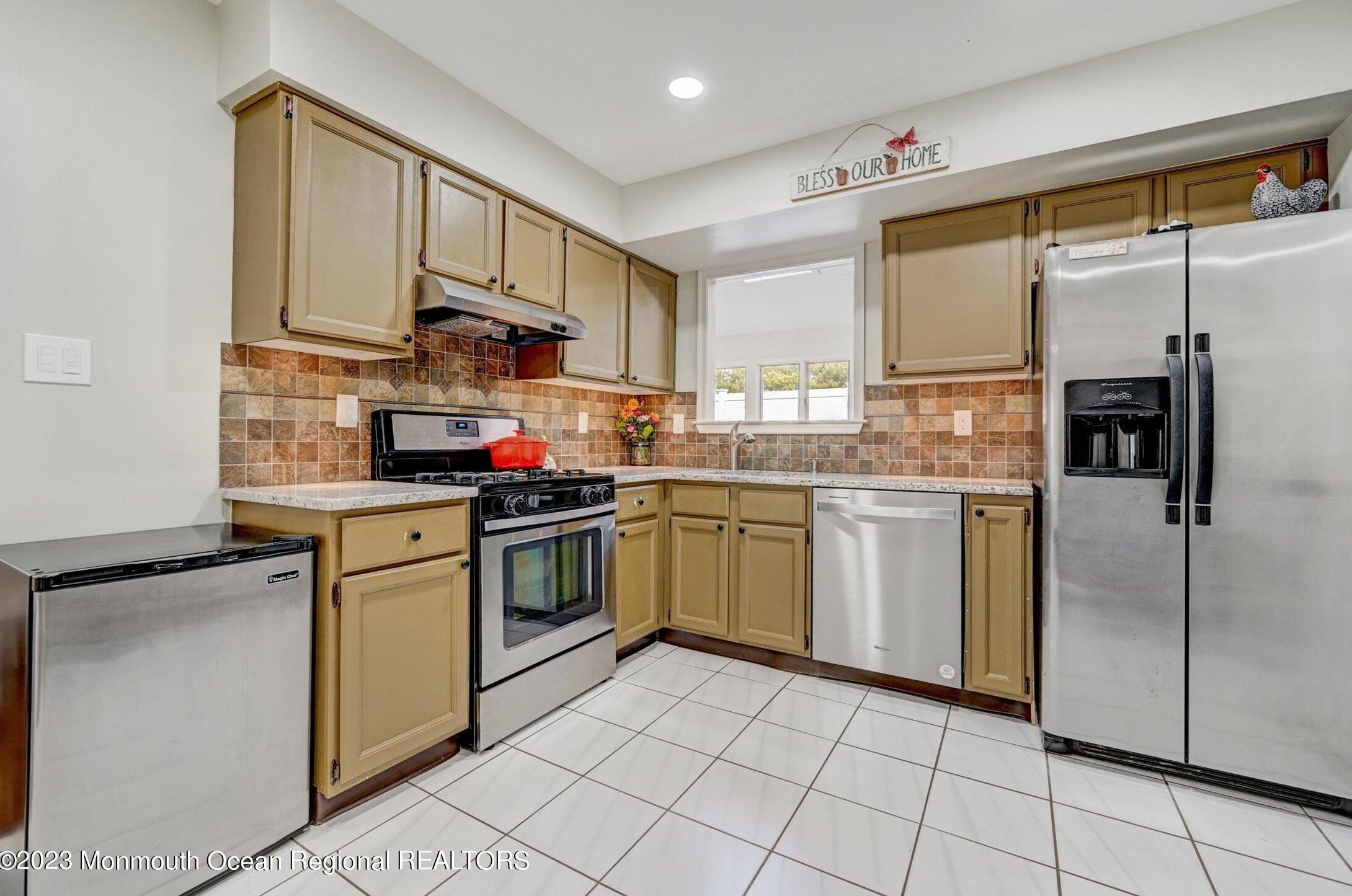 61 Heritage Dr, Wall Township NJ  07731-2969 exterior