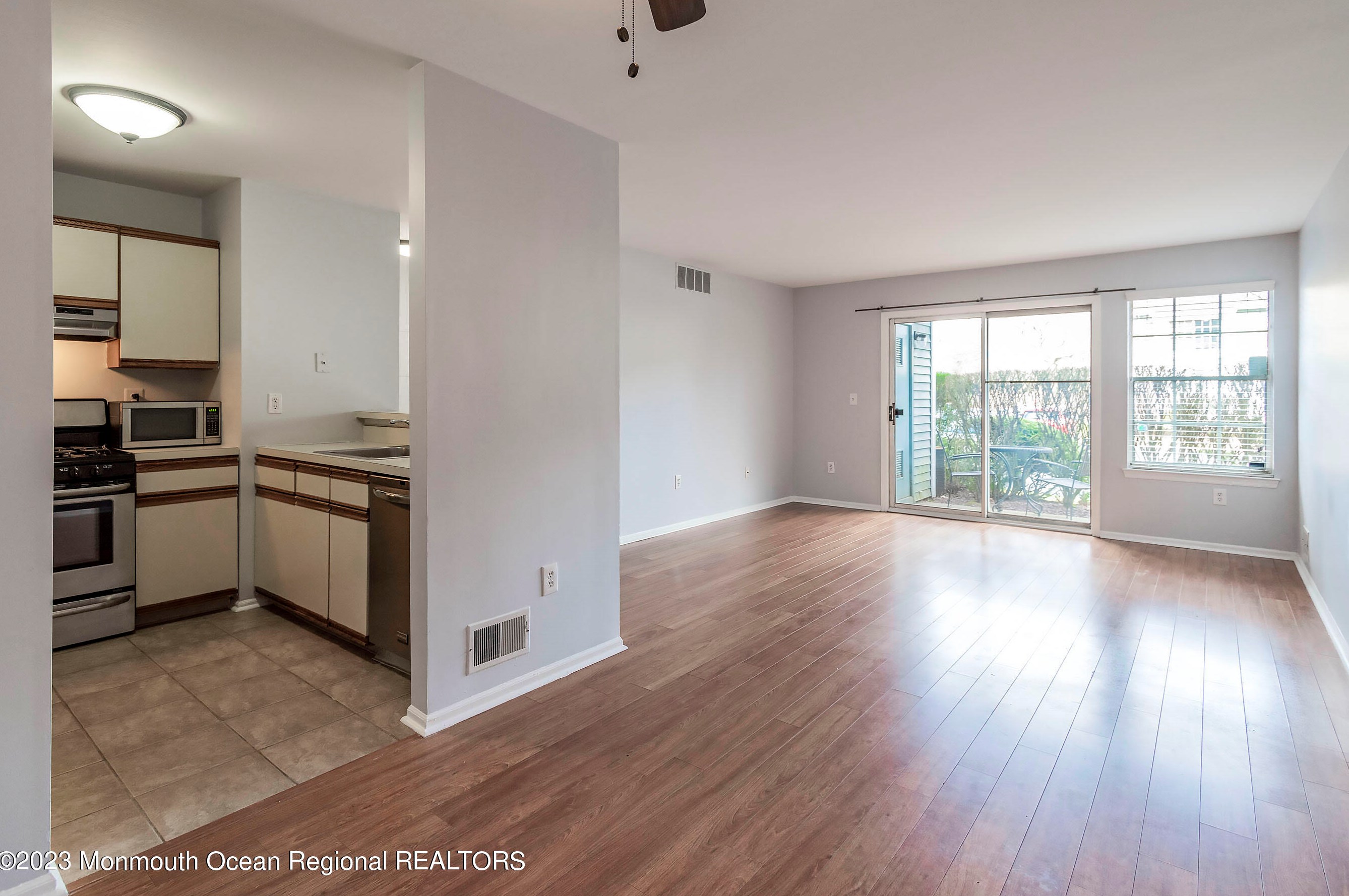 21 Gait Ct, Wall Township NJ  07753-7653 exterior