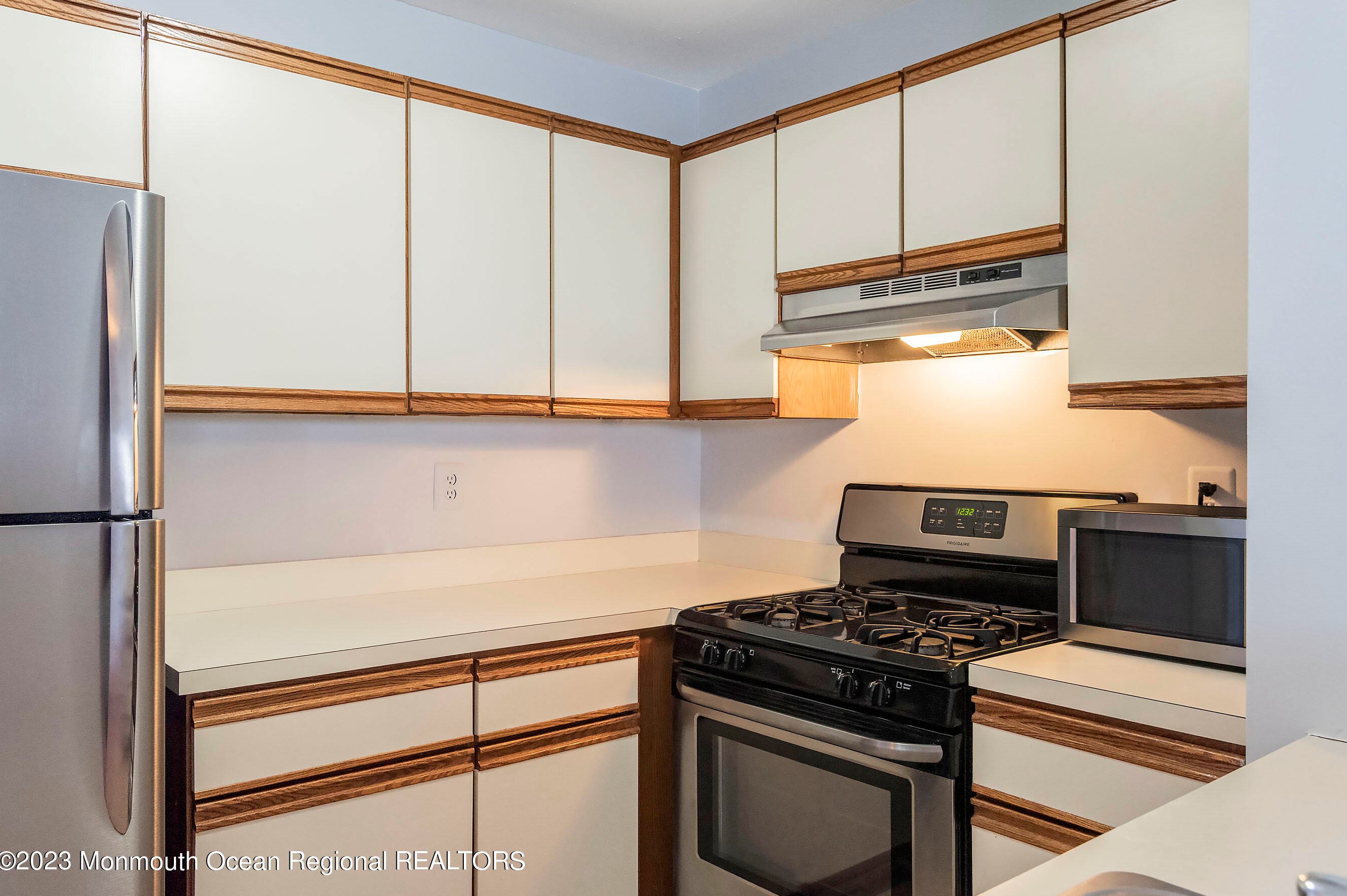 21 Gait Ct, Wall Township NJ  07753-7653 exterior