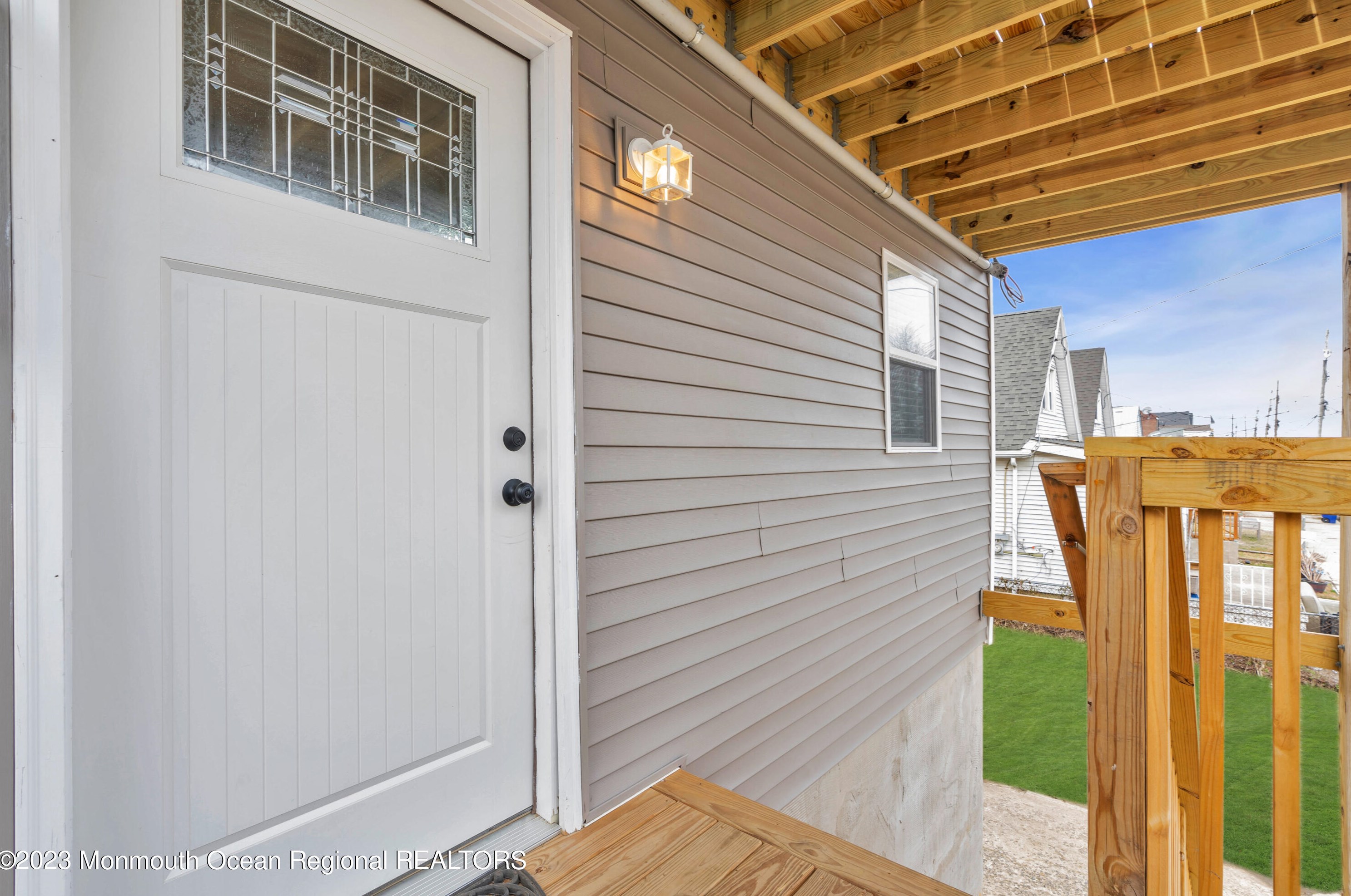 37 Oceanview Ave, Ideal Beach NJ  07734-1219 exterior