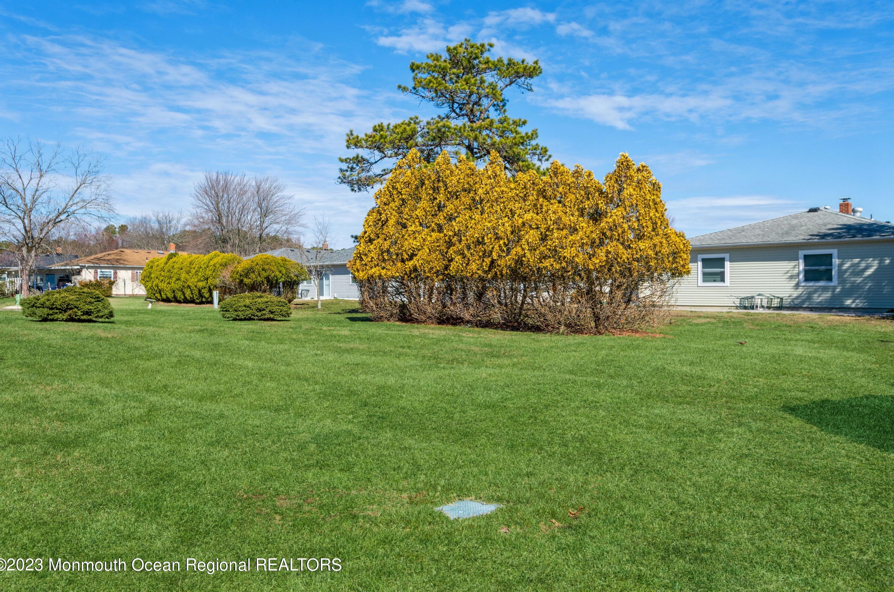 14 Bahamia Dr, Toms River NJ  08757-3749 exterior