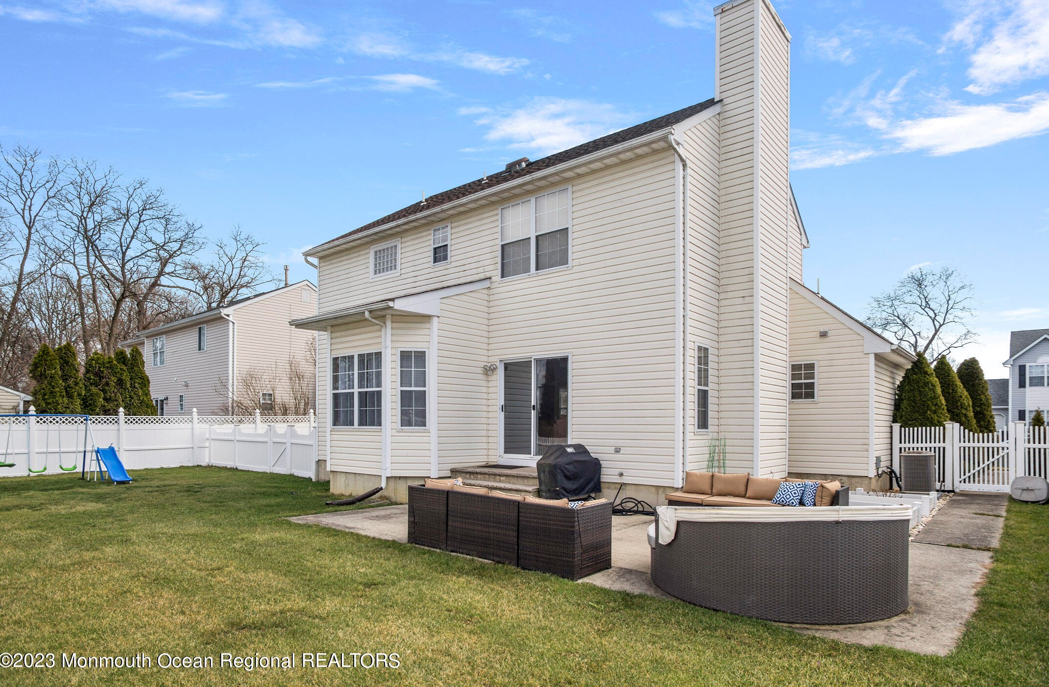 104 Nutmeg Rd, Matawan NJ  07747-1364 exterior