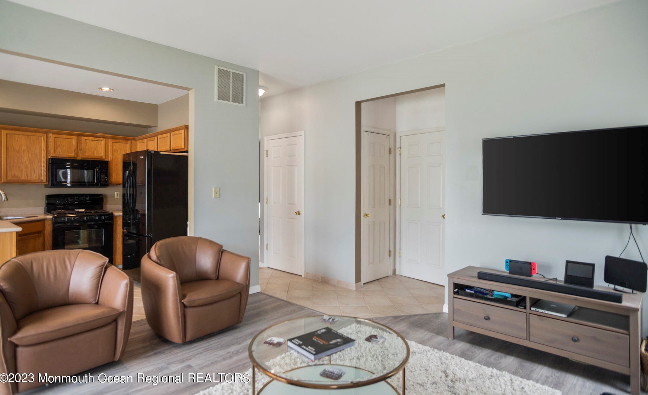 104 Nutmeg Rd, Matawan NJ  07747-1364 exterior