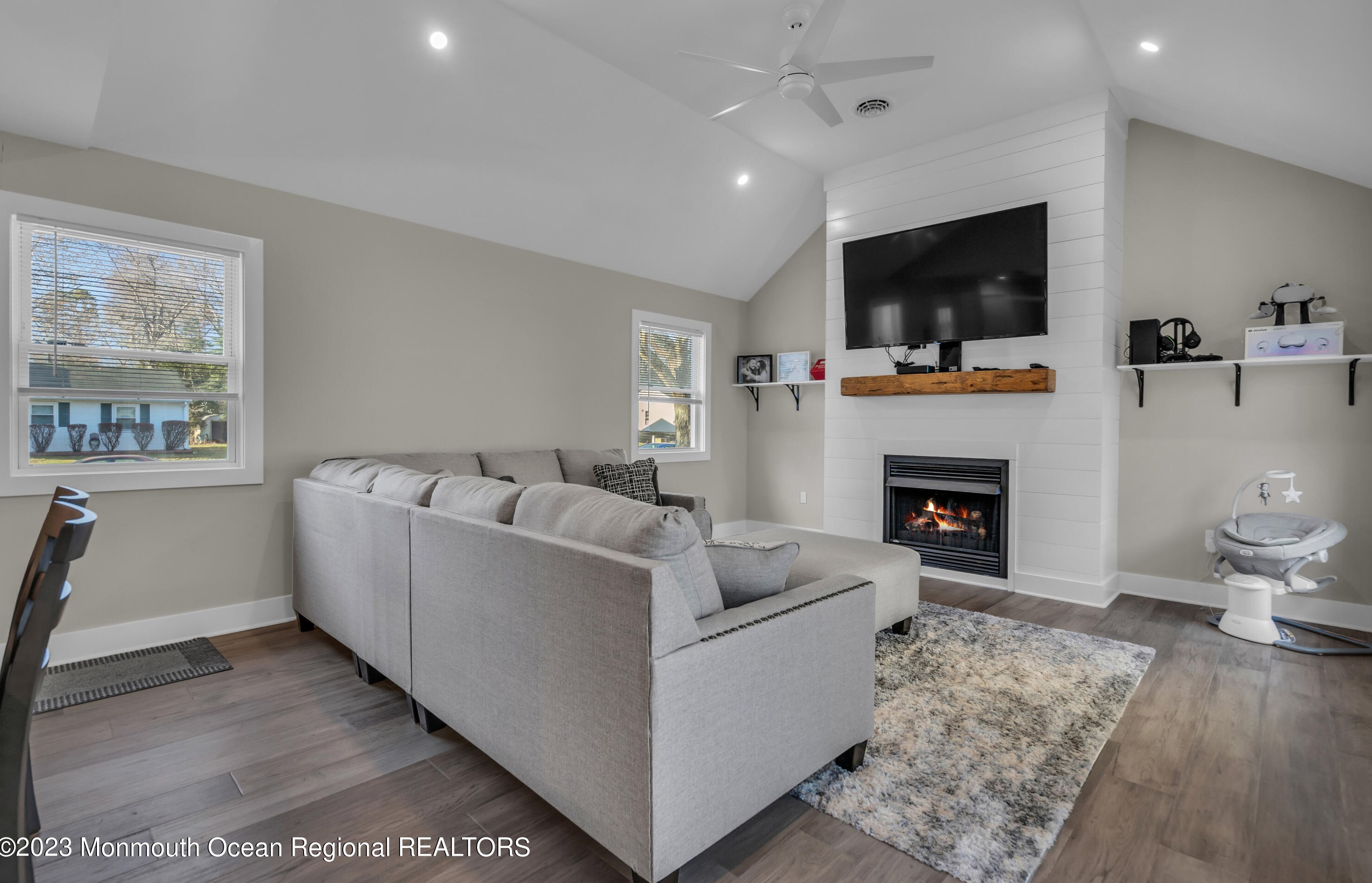 204 Lake Crystalbrook Dr, Tuckerton NJ  08087-1227 exterior