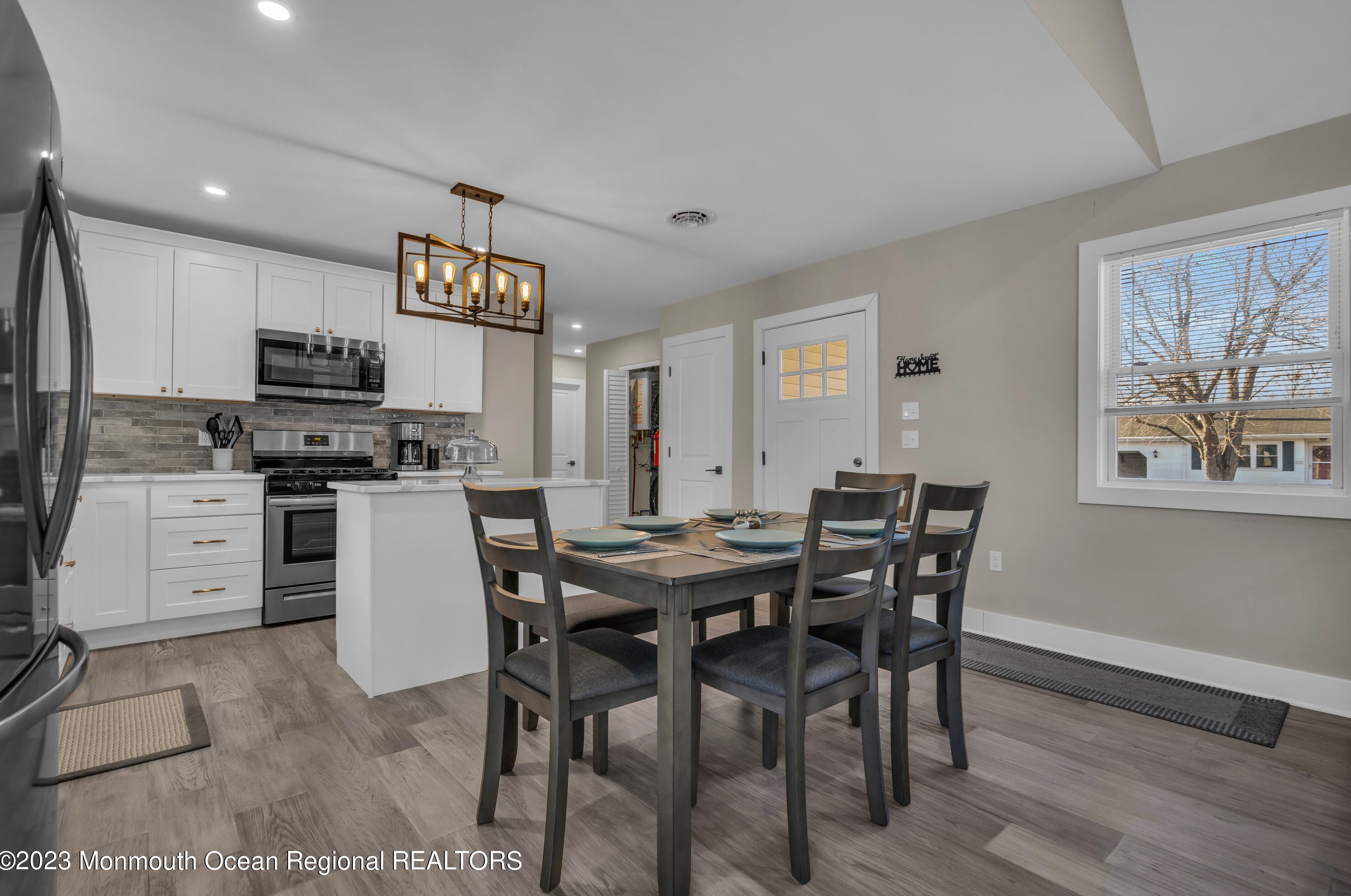 204 Lake Crystalbrook Dr, Tuckerton NJ  08087-1227 exterior