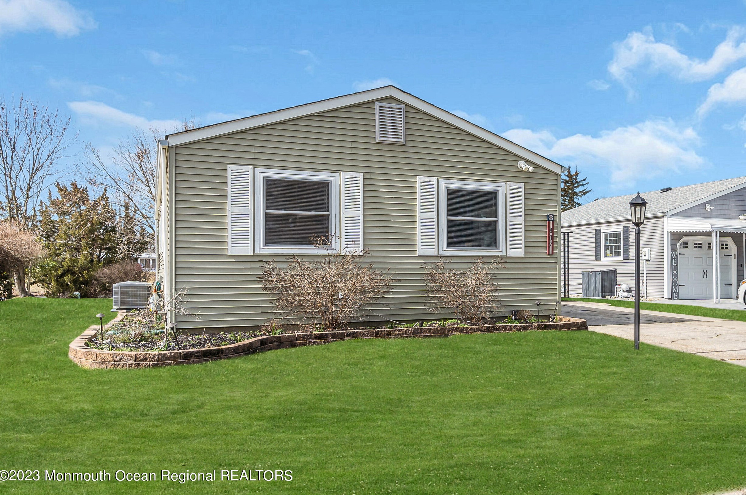 807 Jamaica Blvd, Toms River NJ  08757-3744 exterior